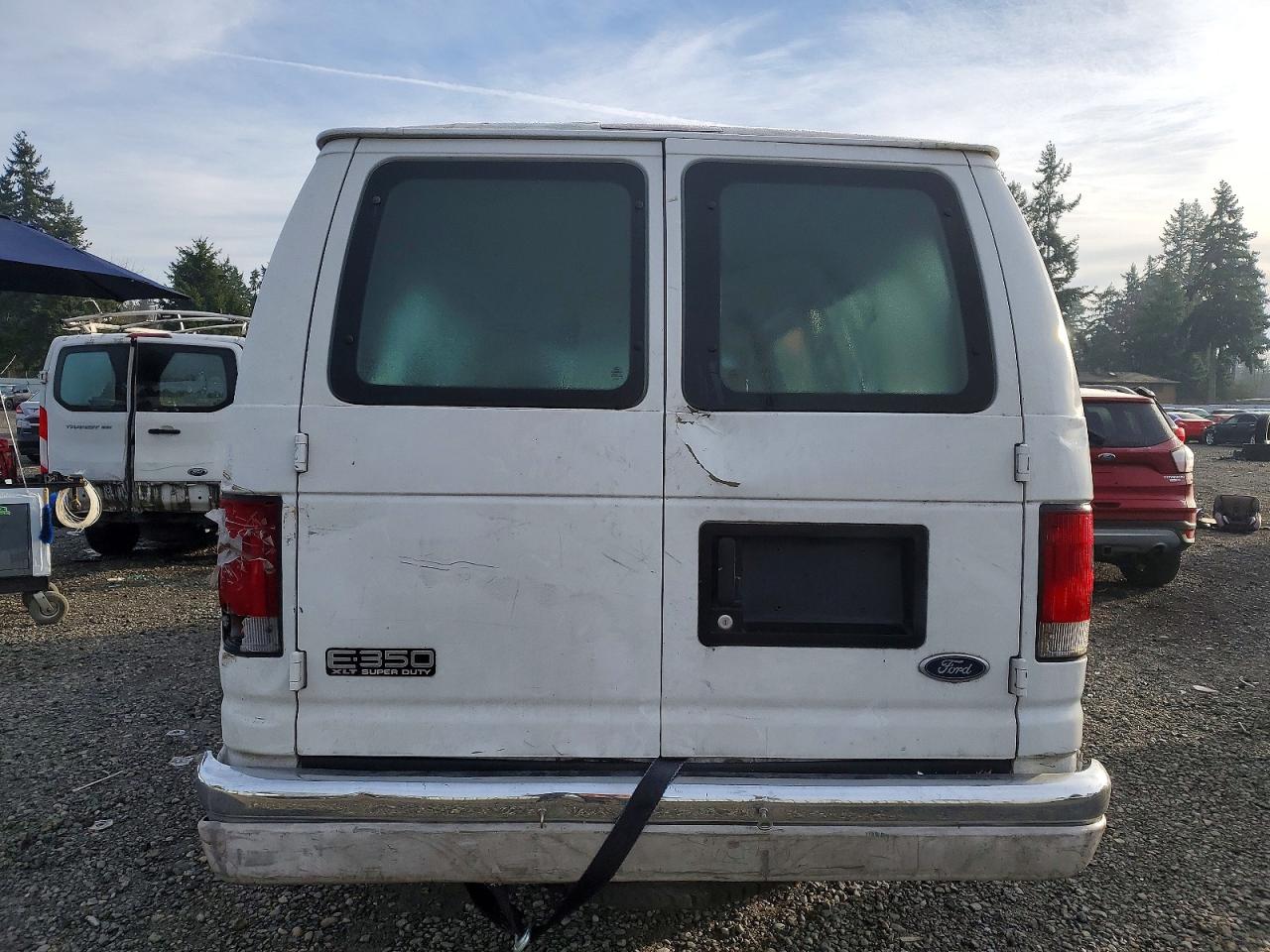2002 Ford Econoline E350 Super Duty Wagon White vin: 1FBSS31S32HA07361