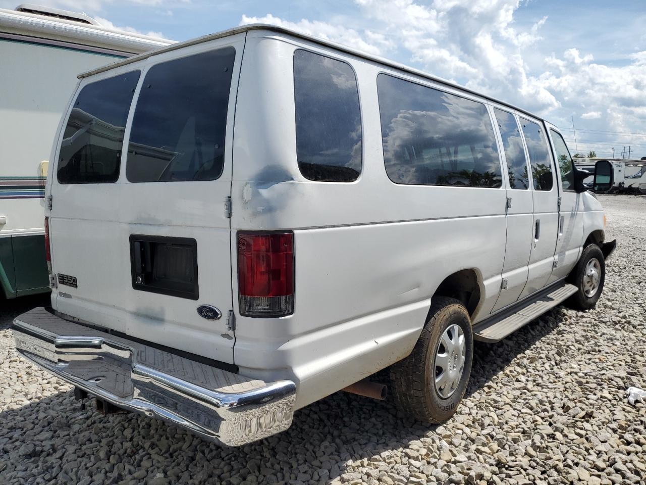 2004 Ford Econoline E350 Super Duty Wagon White vin: 1FBSS31S34HA11476