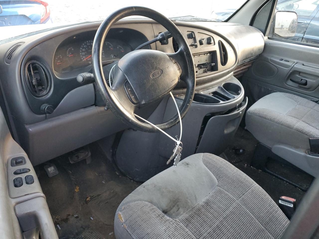 1998 Ford Econoline Silver vin: 1FBSS31S5WHB70678