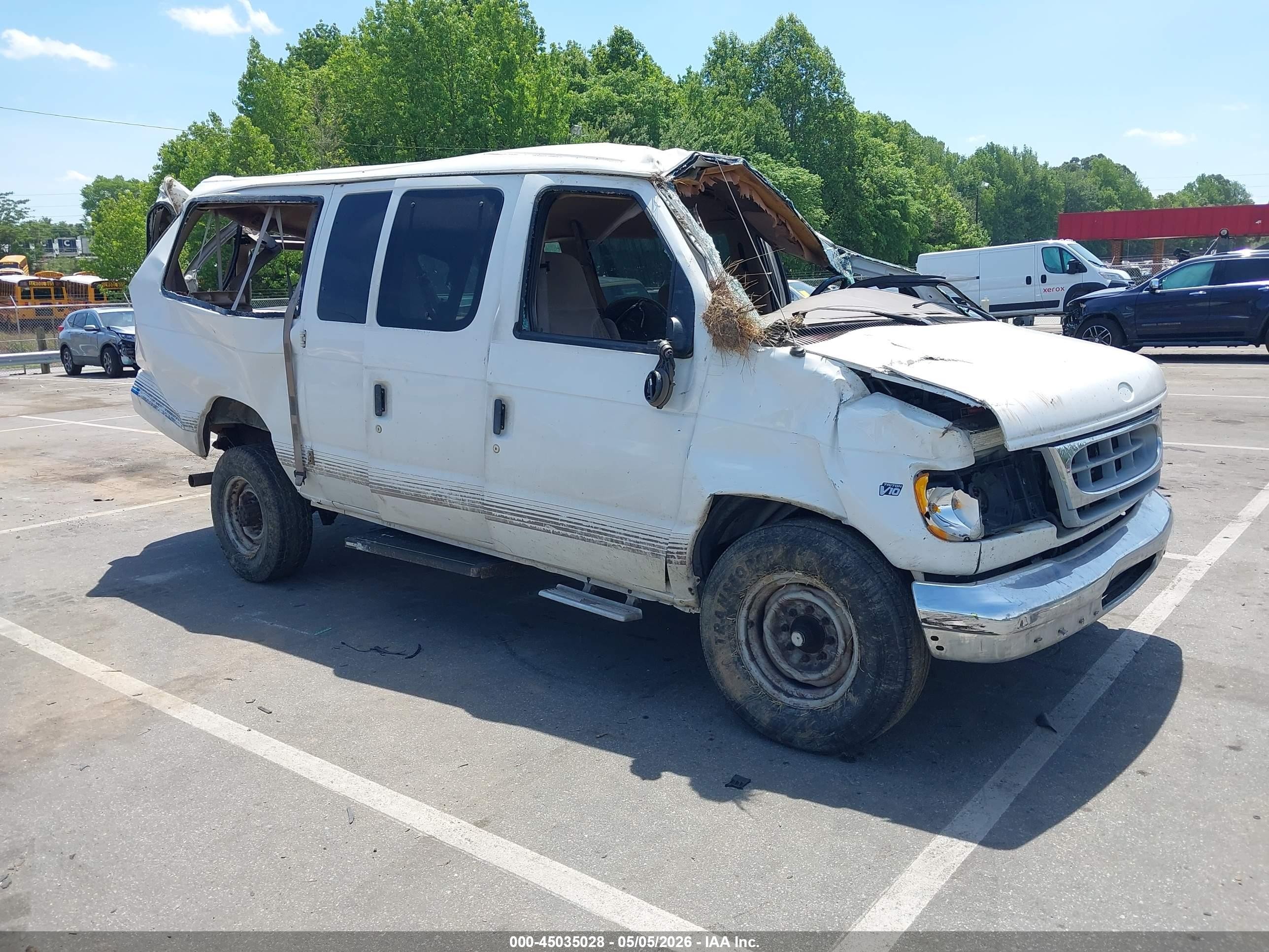 1998 Ford Super Club Wagon Xl/xlt White vin: 1FBSS31S5WHC00259