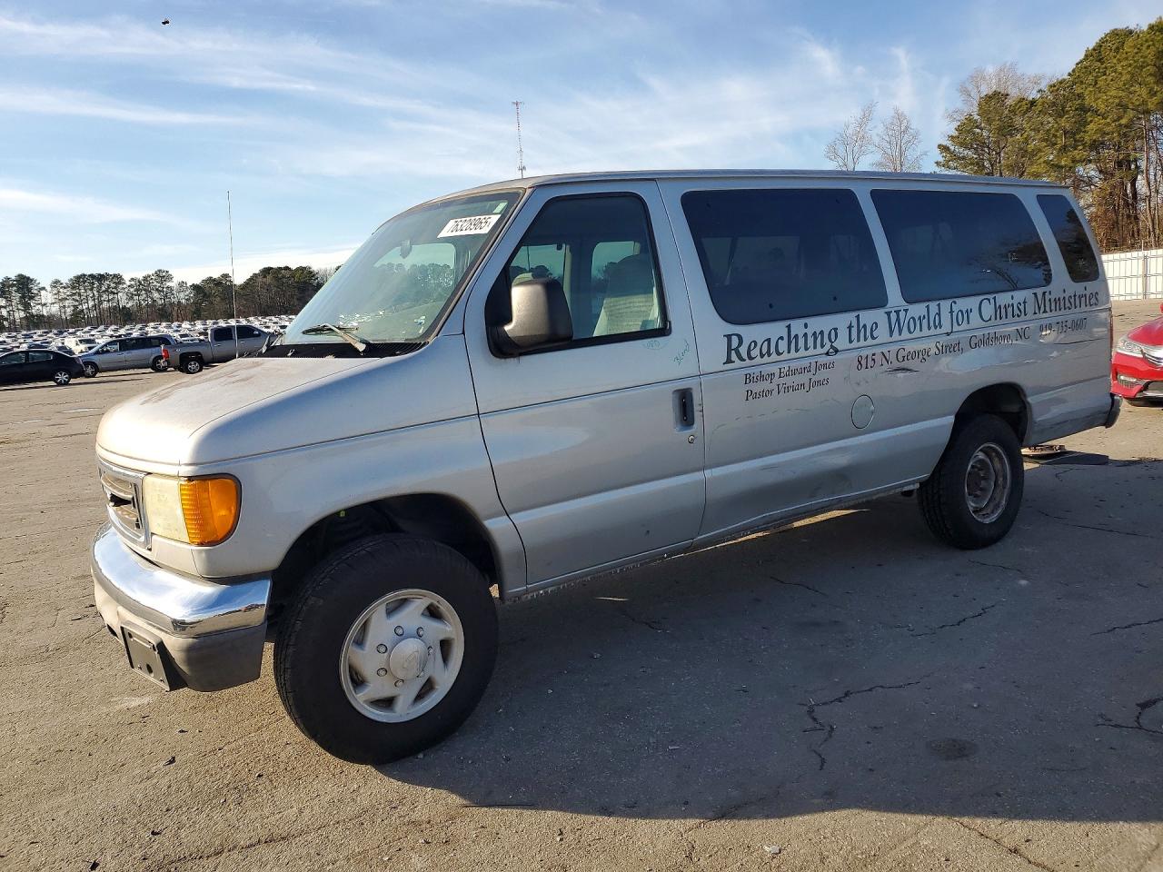 2004 Ford Econoline E350 Super Duty Wagon Silver vin: 1FBSS31S94HA95593