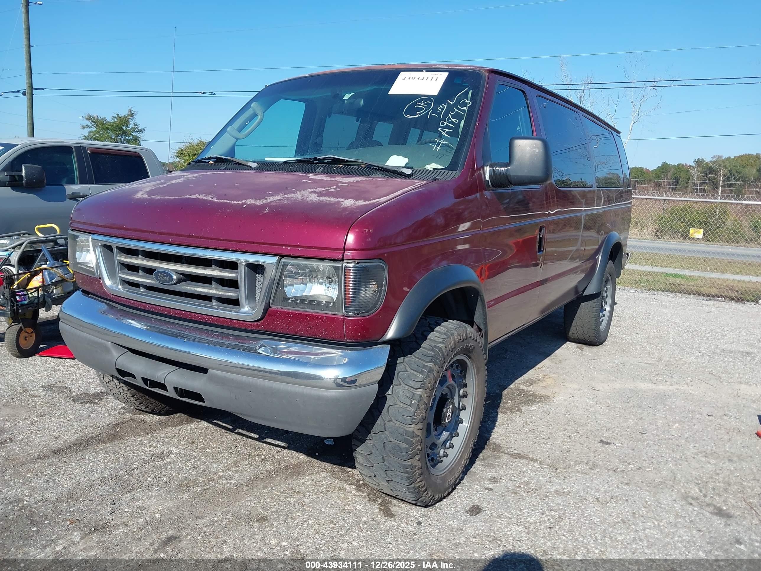 2005 Ford E-350 Super Duty Xl/xlt Burgundy vin: 1FBSS31S95HA98463