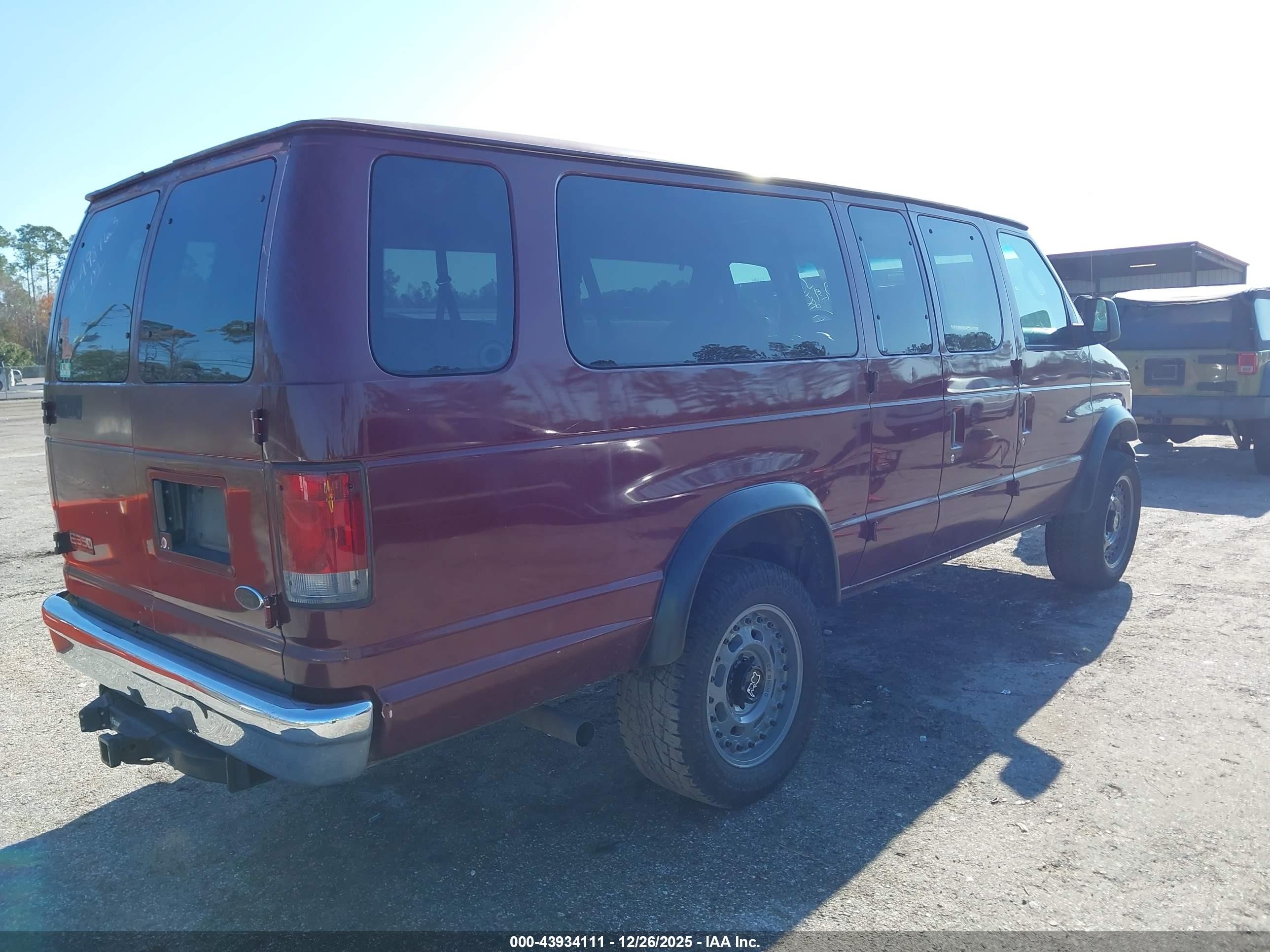 2005 Ford E-350 Super Duty Xl/xlt Burgundy vin: 1FBSS31S95HA98463