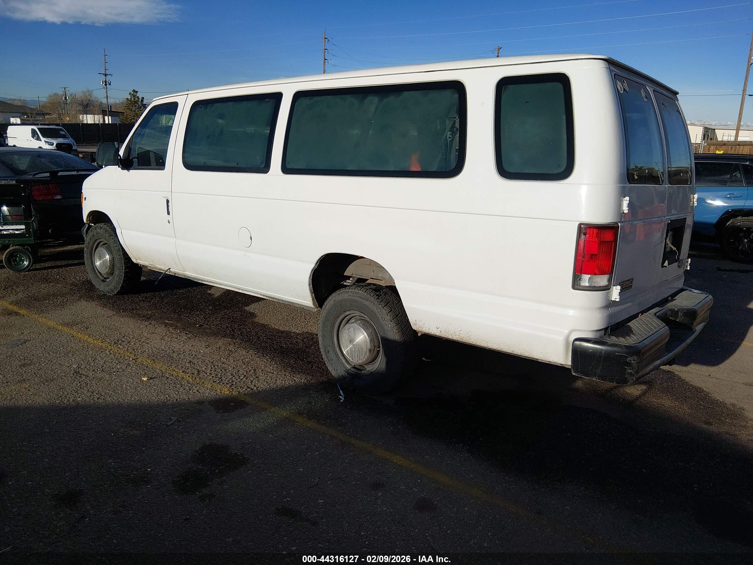 2000 Ford E-350 Super Duty Xl/xlt Белый vin: 1FBSS31S9YHB84490