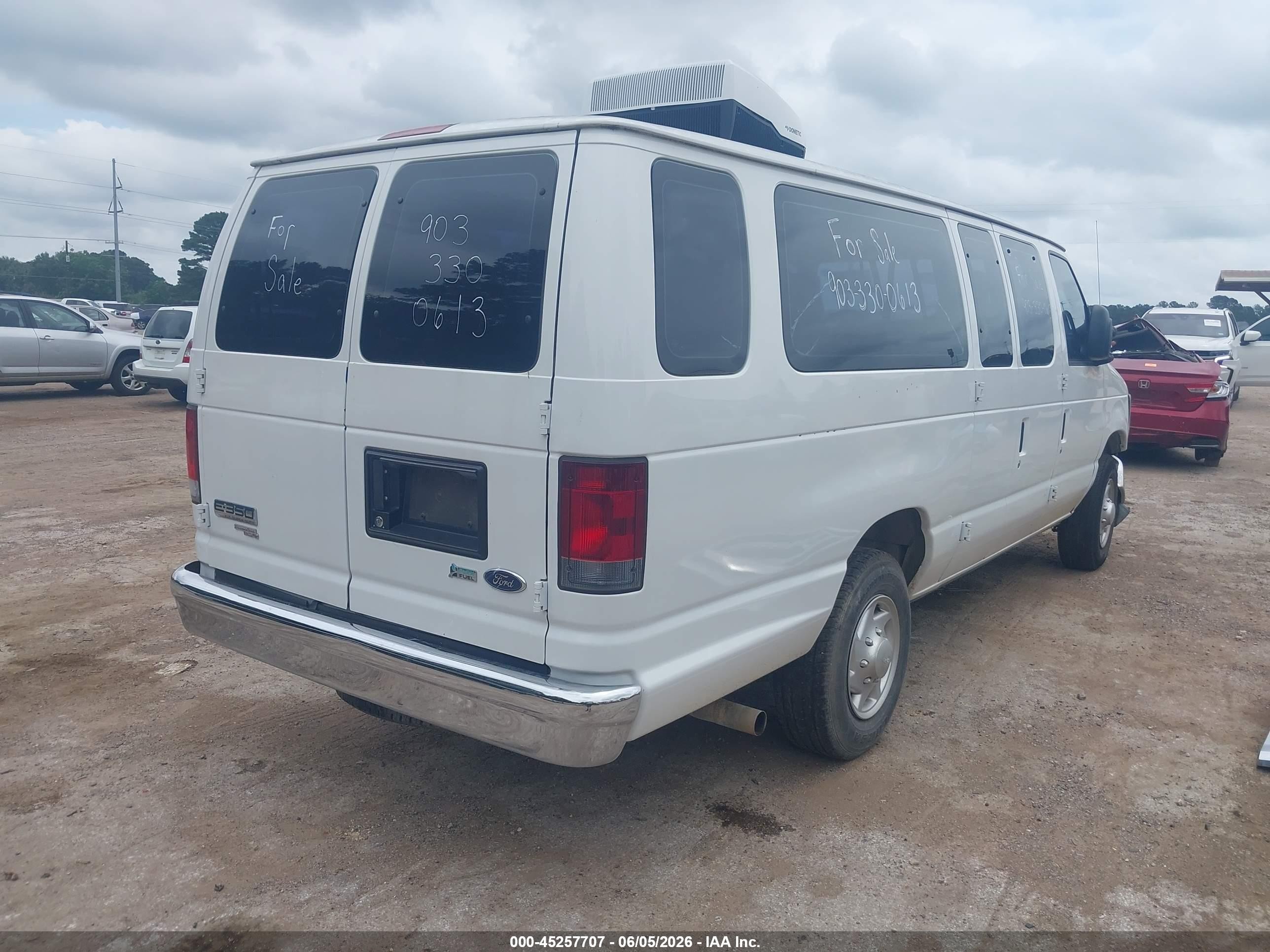 2011 Ford E-350 Super Duty Xlt White vin: 1FBSS3BL0BDA69718