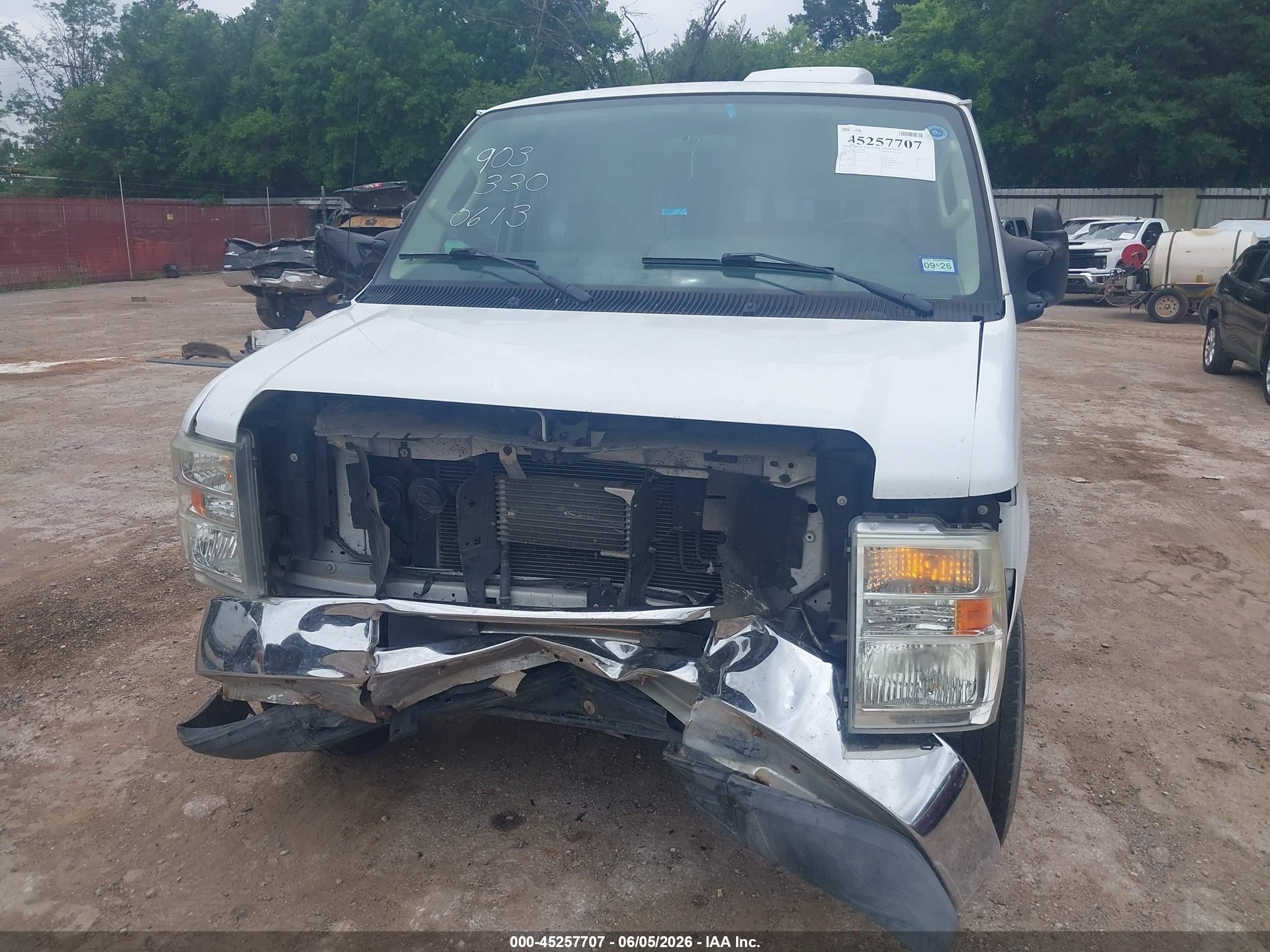 2011 Ford E-350 Super Duty Xlt White vin: 1FBSS3BL0BDA69718
