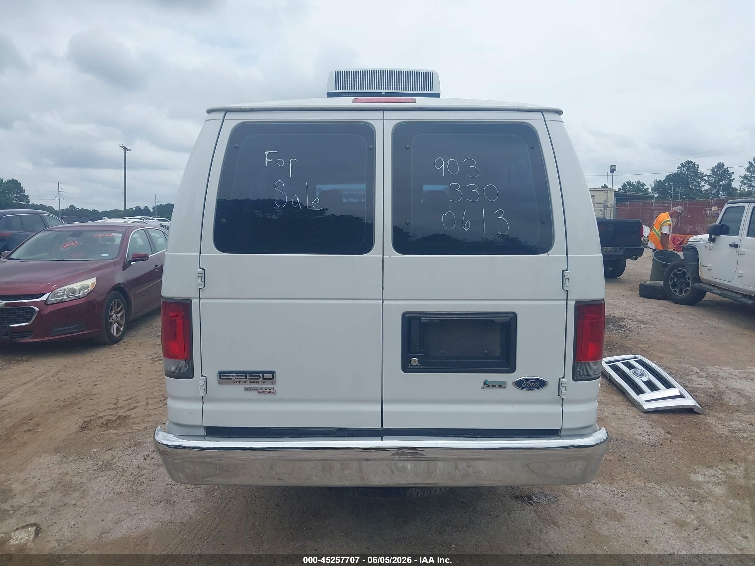 2011 Ford E-350 Super Duty Xlt White vin: 1FBSS3BL0BDA69718