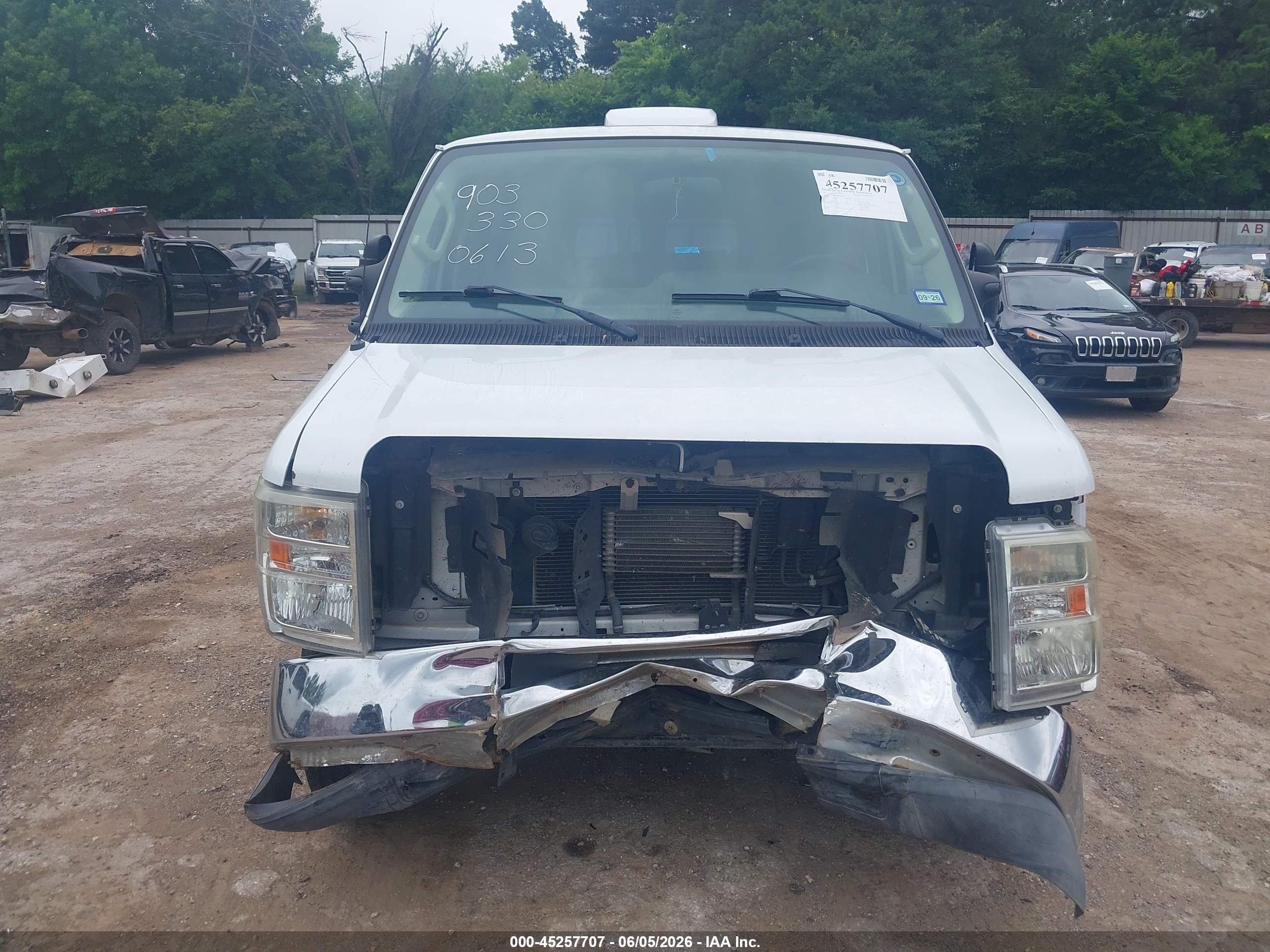 2011 Ford E-350 Super Duty Xlt White vin: 1FBSS3BL0BDA69718