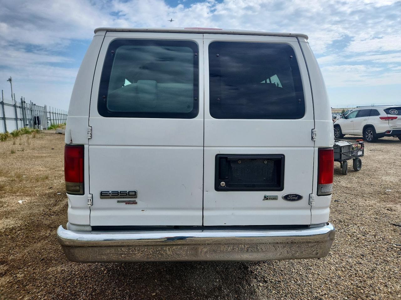 2011 Ford Econoline E350 Super Duty Wagon White vin: 1FBSS3BL0BDB06444