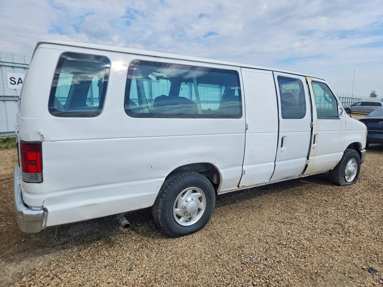 2011 Ford Econoline E350 Super Duty Wagon White vin: 1FBSS3BL0BDB06444