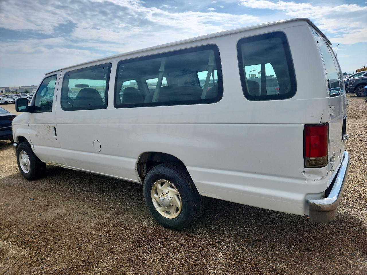 2011 Ford Econoline E350 Super Duty Wagon White vin: 1FBSS3BL0BDB06444