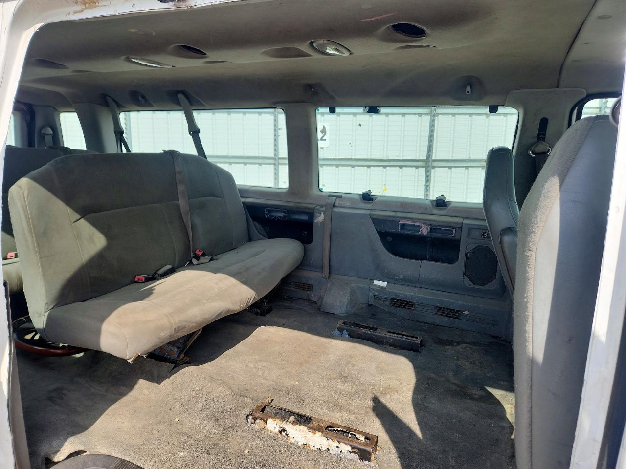 2011 Ford Econoline E350 Super Duty Wagon White vin: 1FBSS3BL0BDB06444