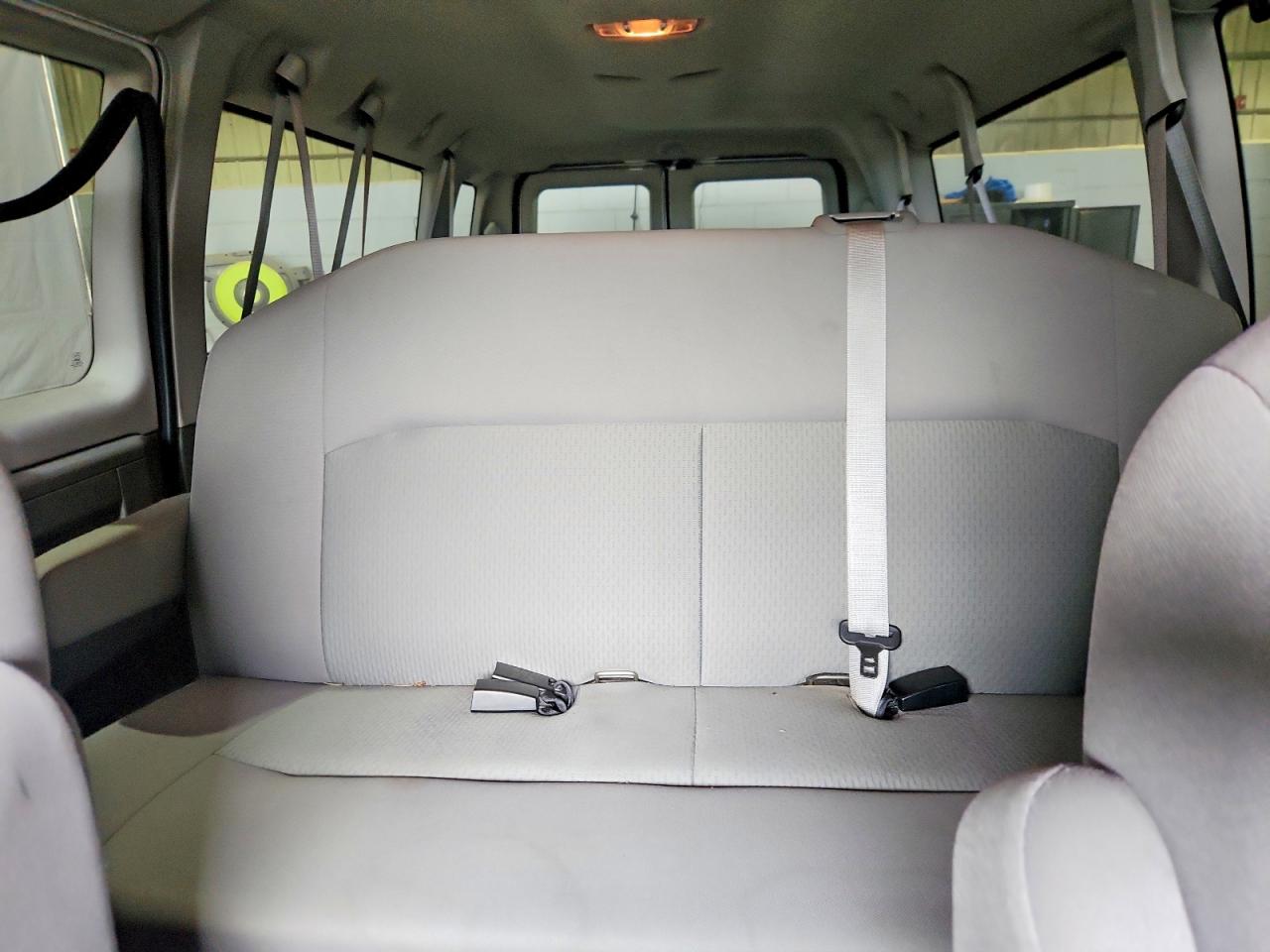 2013 Ford Econoline E350 Super Duty Wagon White vin: 1FBSS3BL0DDA94394