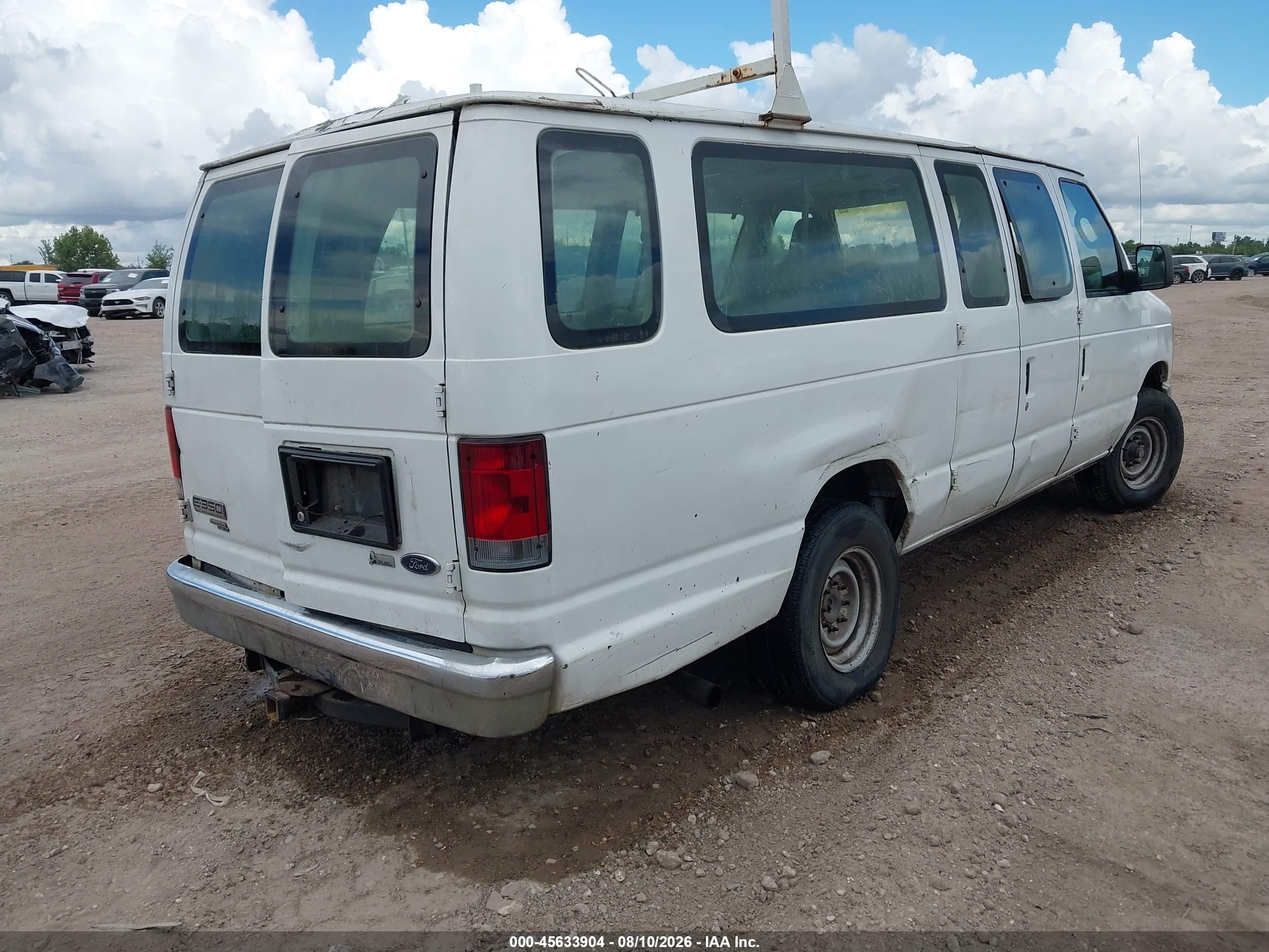 2011 Ford E-350 Super Duty Xlt White vin: 1FBSS3BL1BDA74975