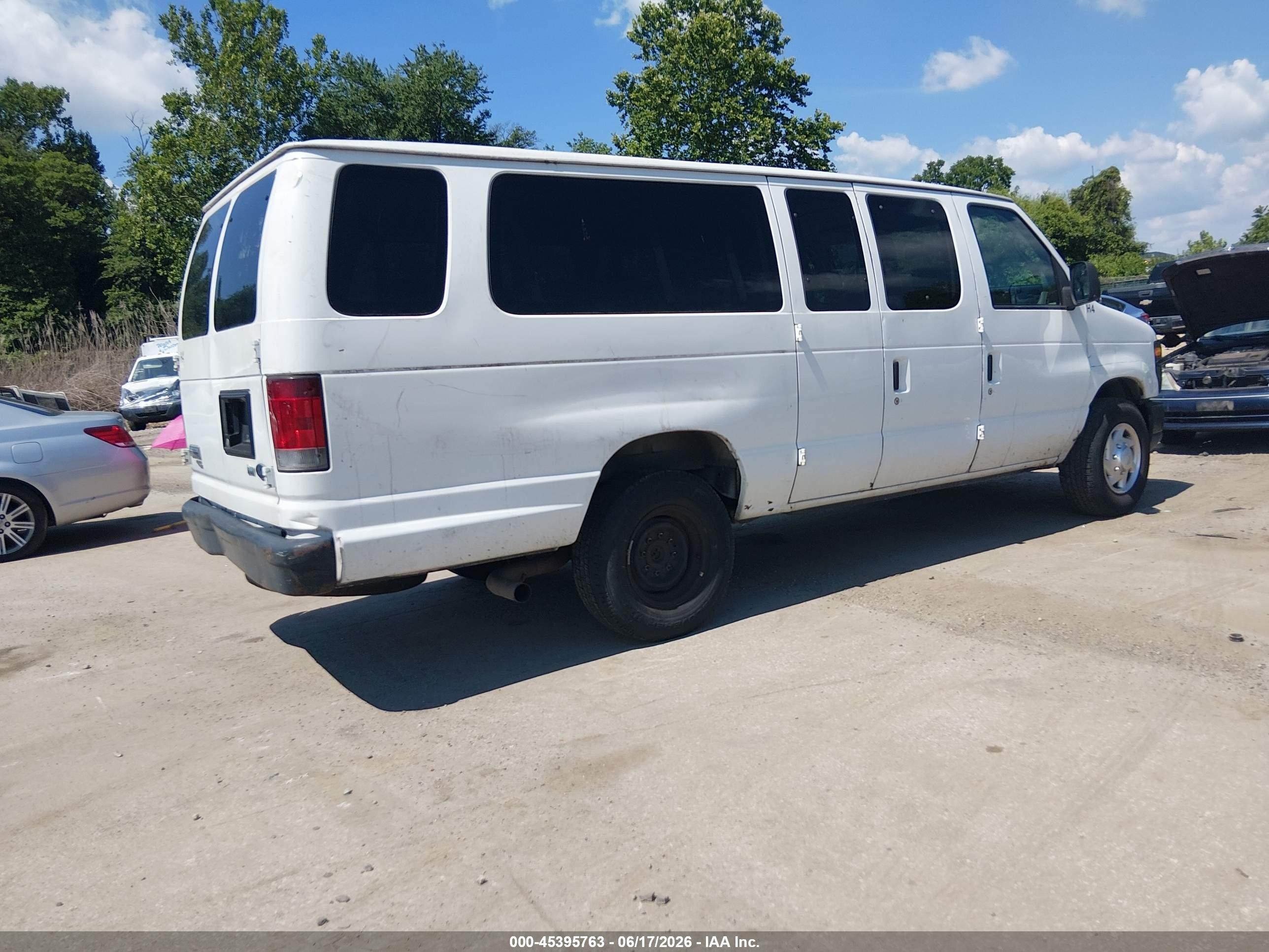 2012 Ford E-350 Super Duty Xl White vin: 1FBSS3BL1CDA08542