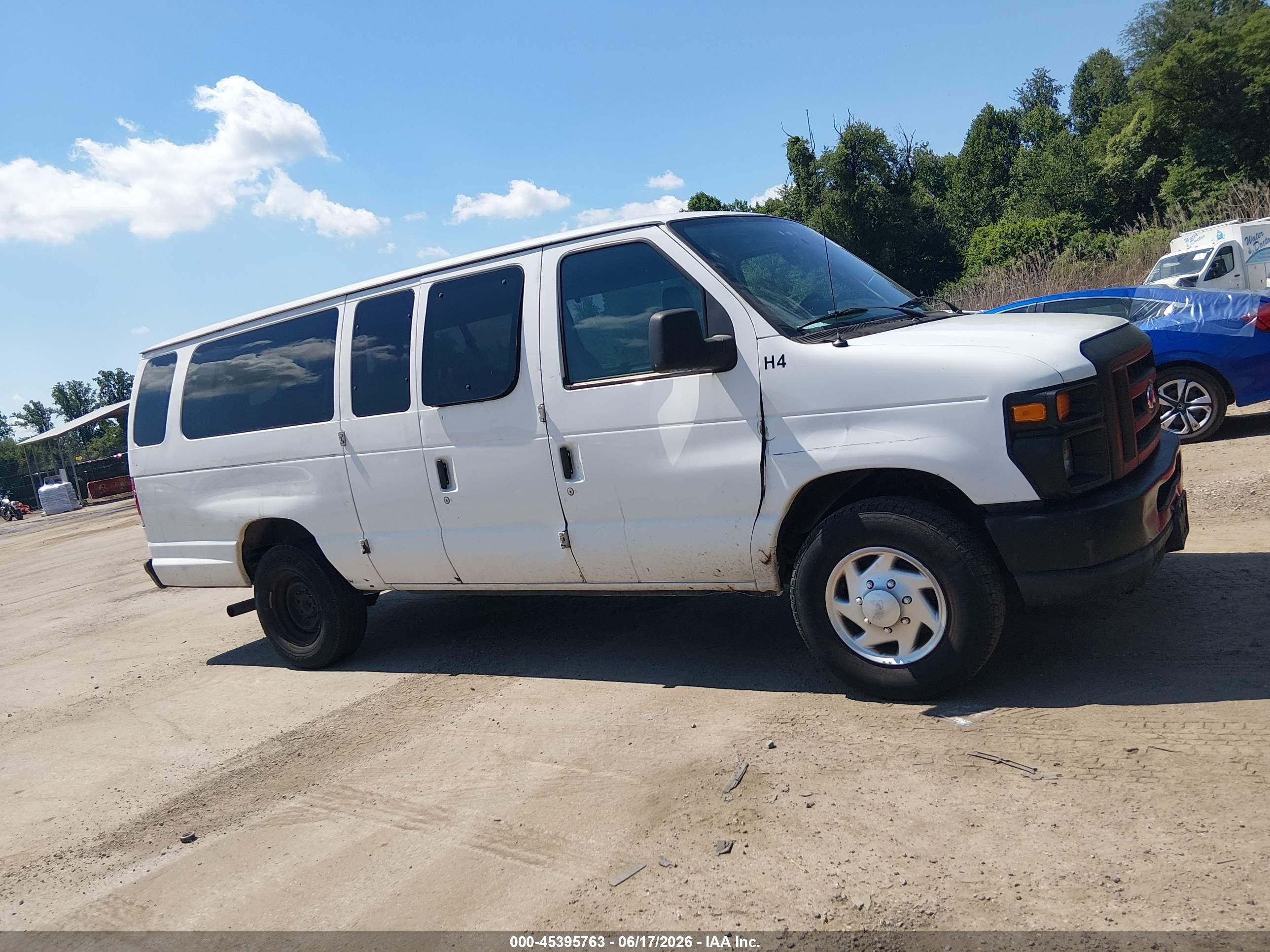 2012 Ford E-350 Super Duty Xl White vin: 1FBSS3BL1CDA08542