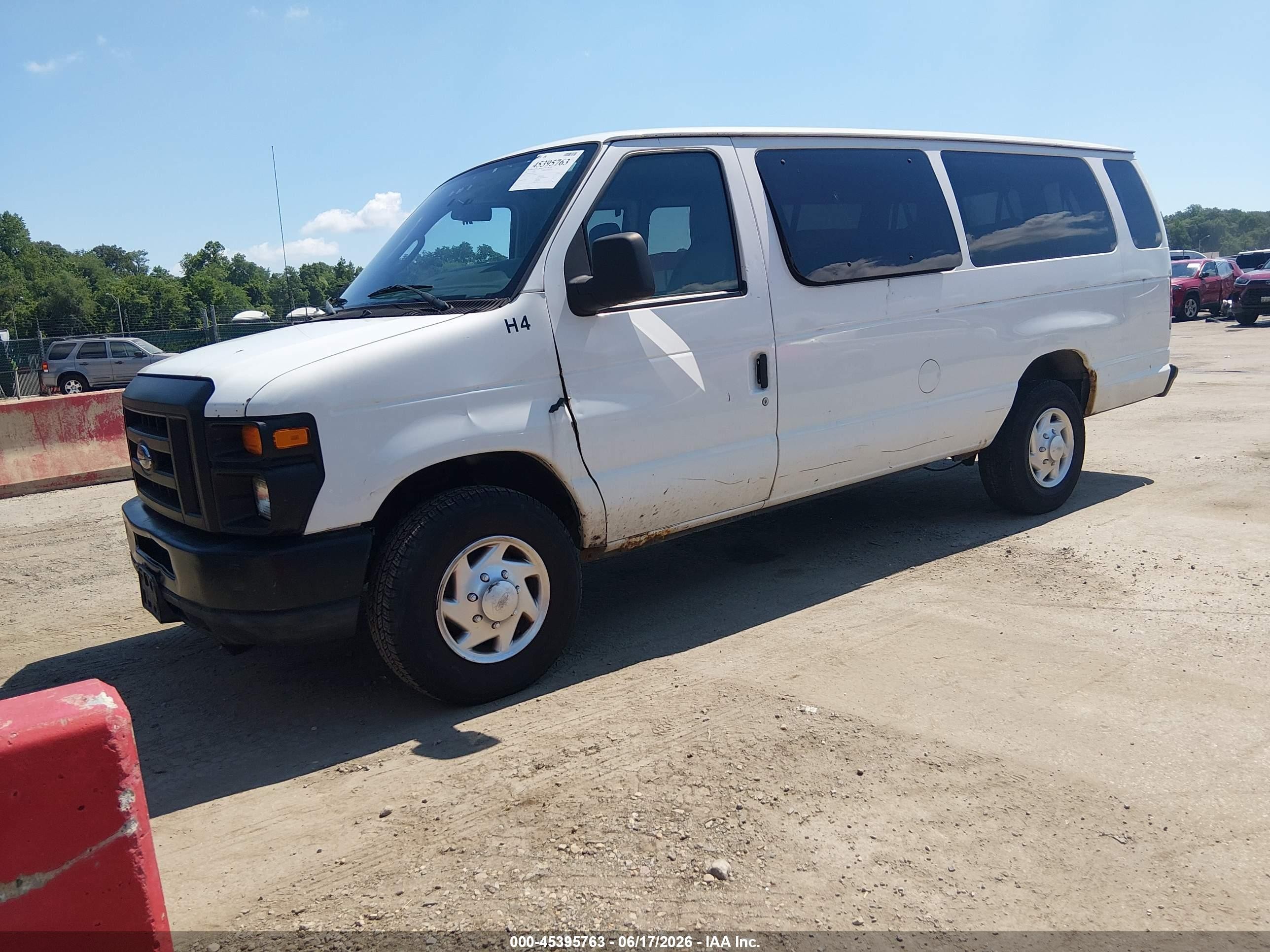 2012 Ford E-350 Super Duty Xl White vin: 1FBSS3BL1CDA08542