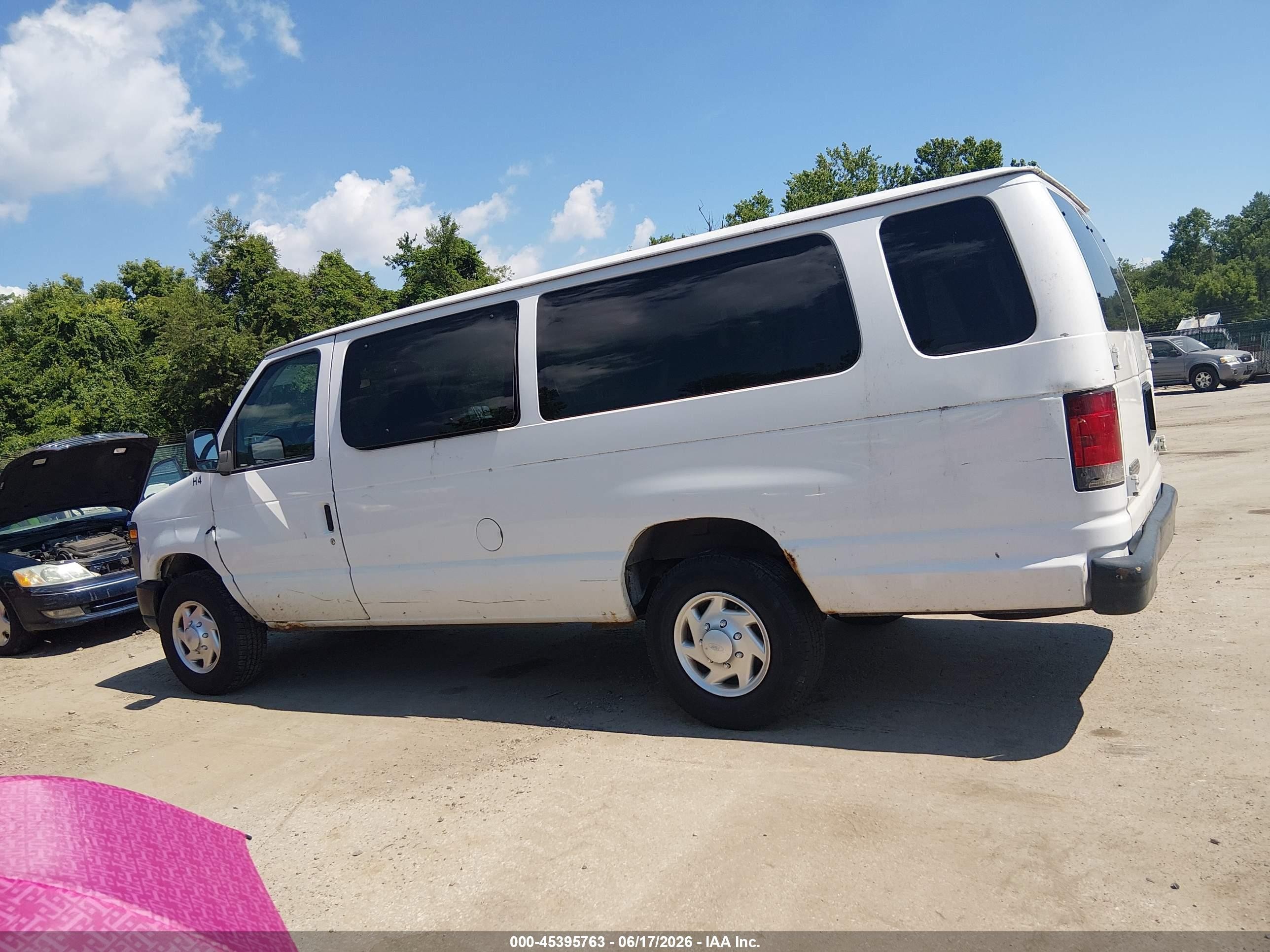2012 Ford E-350 Super Duty Xl White vin: 1FBSS3BL1CDA08542