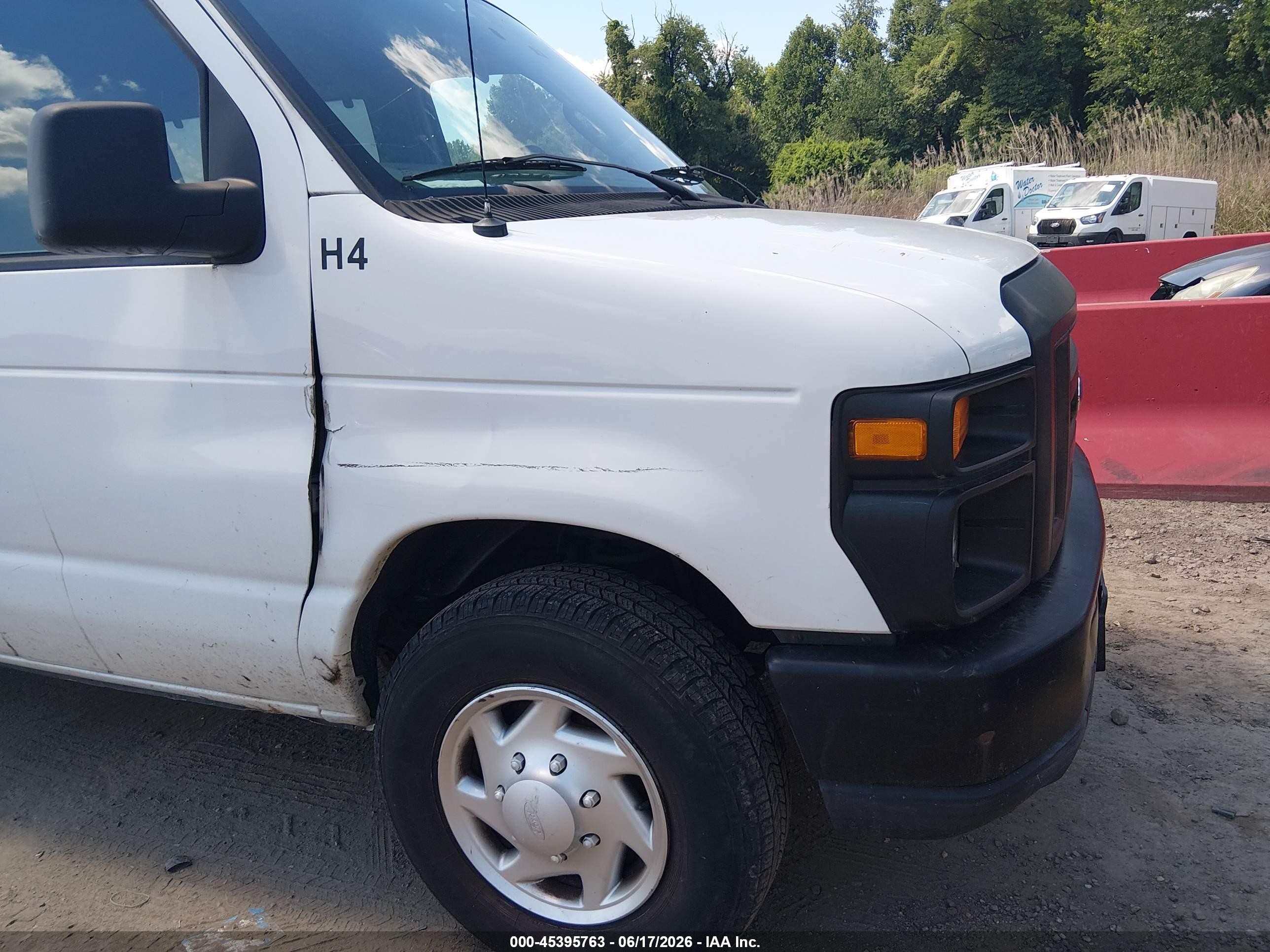 2012 Ford E-350 Super Duty Xl White vin: 1FBSS3BL1CDA08542