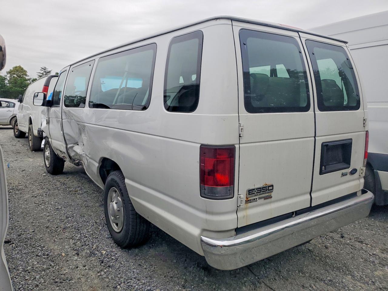 2013 Ford Econoline E350 Super Duty Wagon White vin: 1FBSS3BL2DDA00211