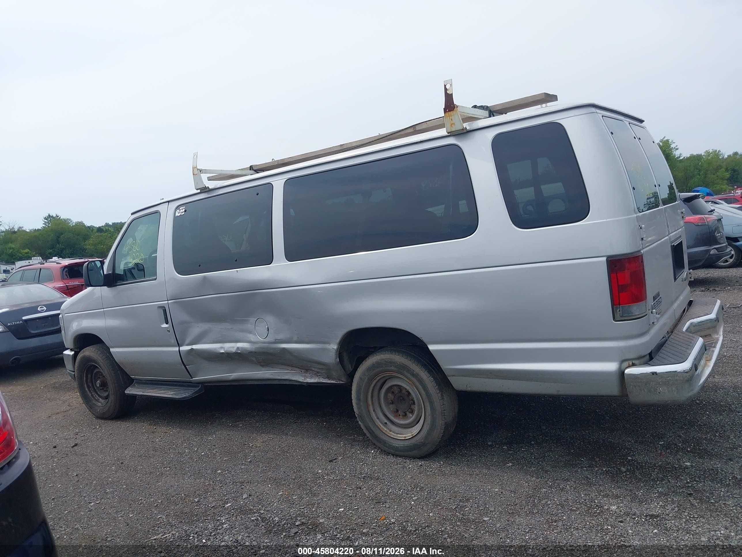 2010 Ford E-350 Super Duty Xl/xlt Silver vin: 1FBSS3BL3ADA25615