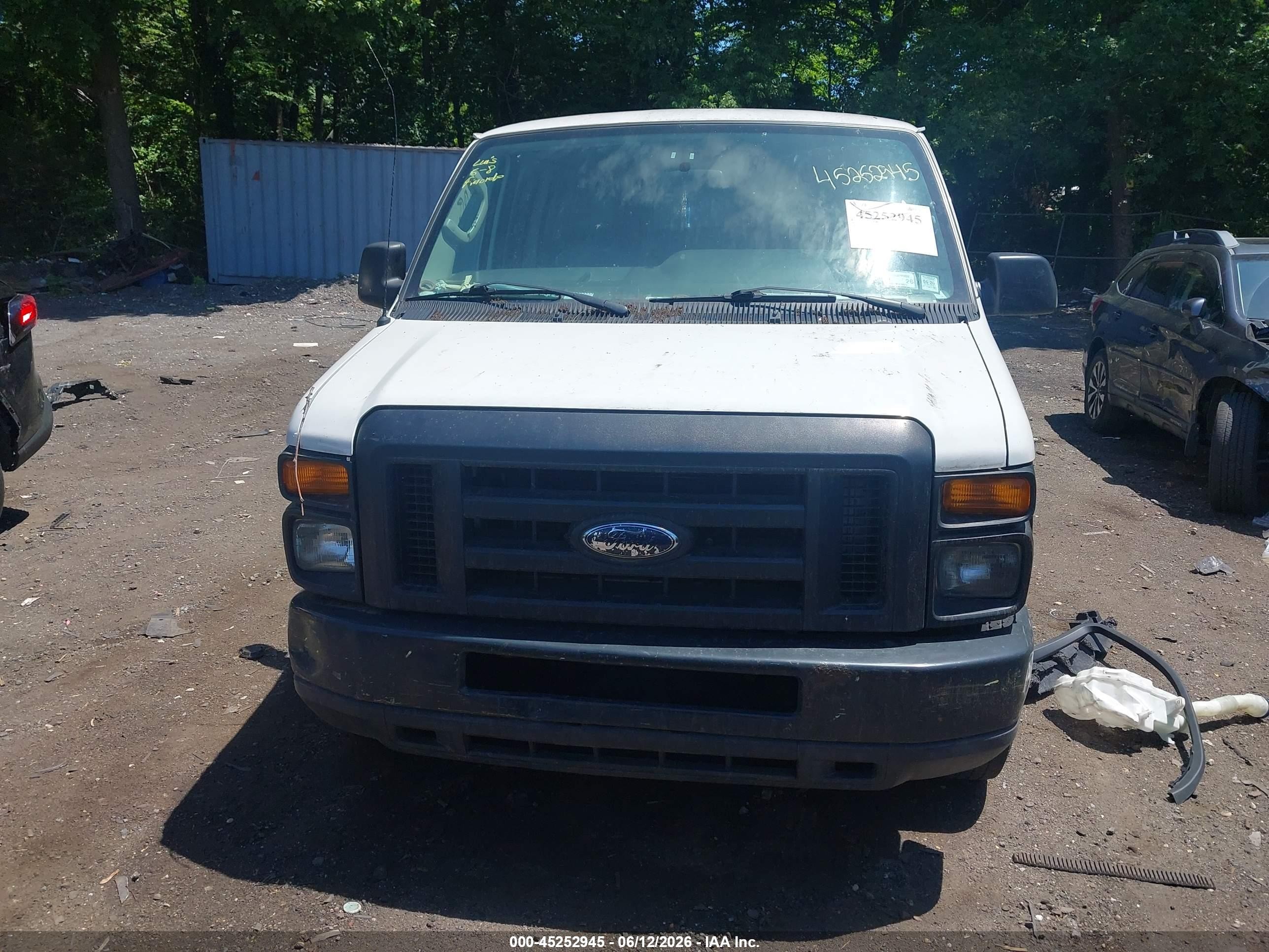 2010 Ford E-350 Super Duty Xl White vin: 1FBSS3BL3ADA26019