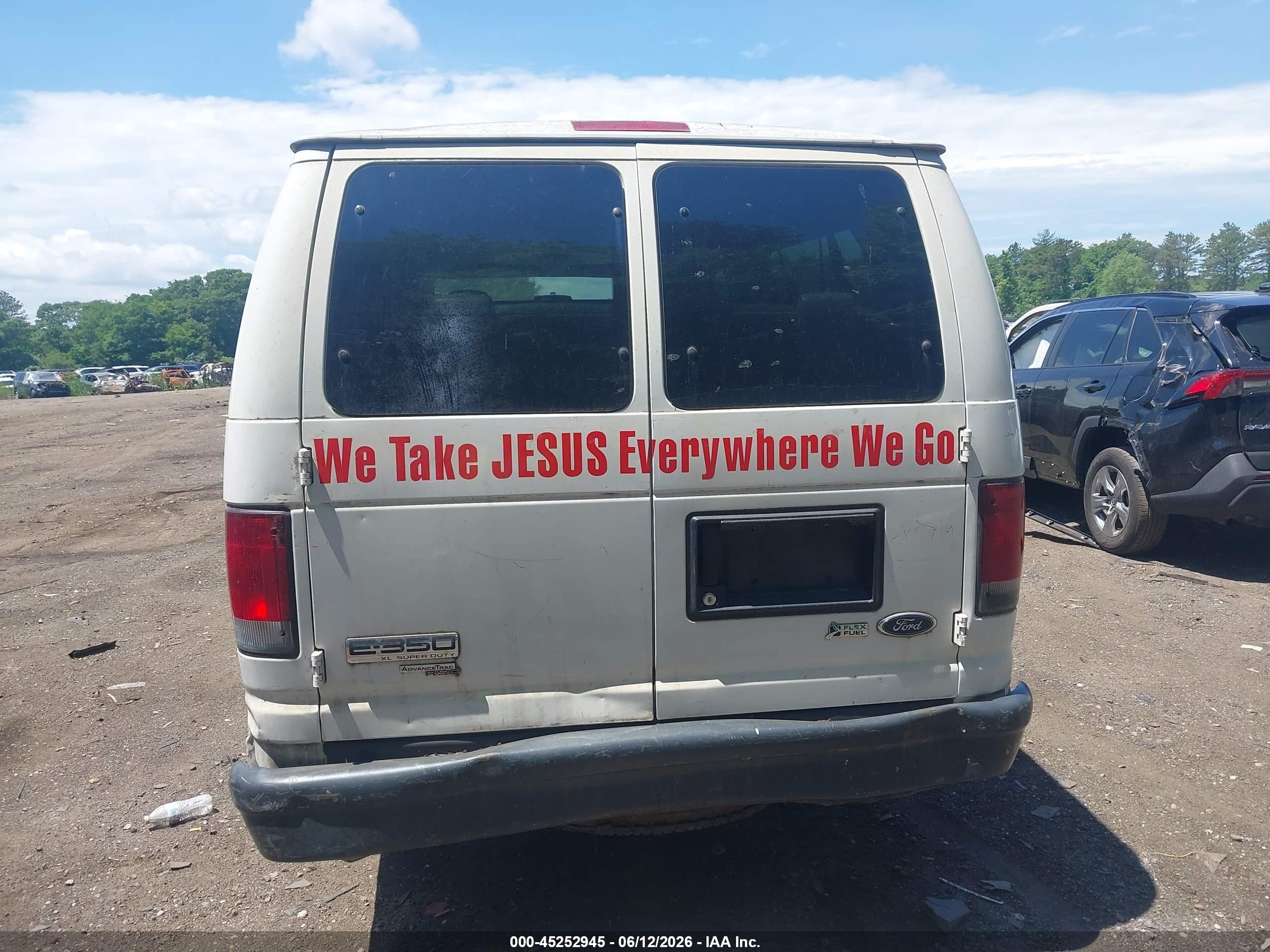 2010 Ford E-350 Super Duty Xl White vin: 1FBSS3BL3ADA26019