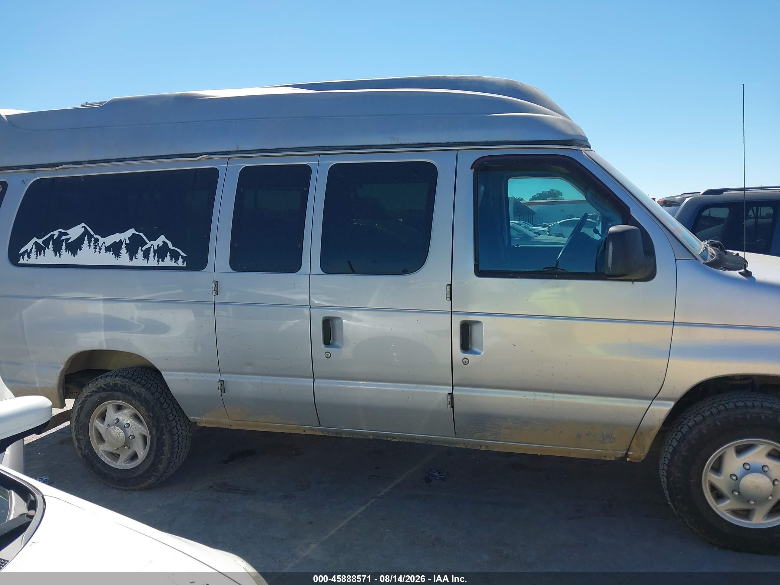 2011 Ford E-350 Super Duty Xl Gray vin: 1FBSS3BL3BDB29619