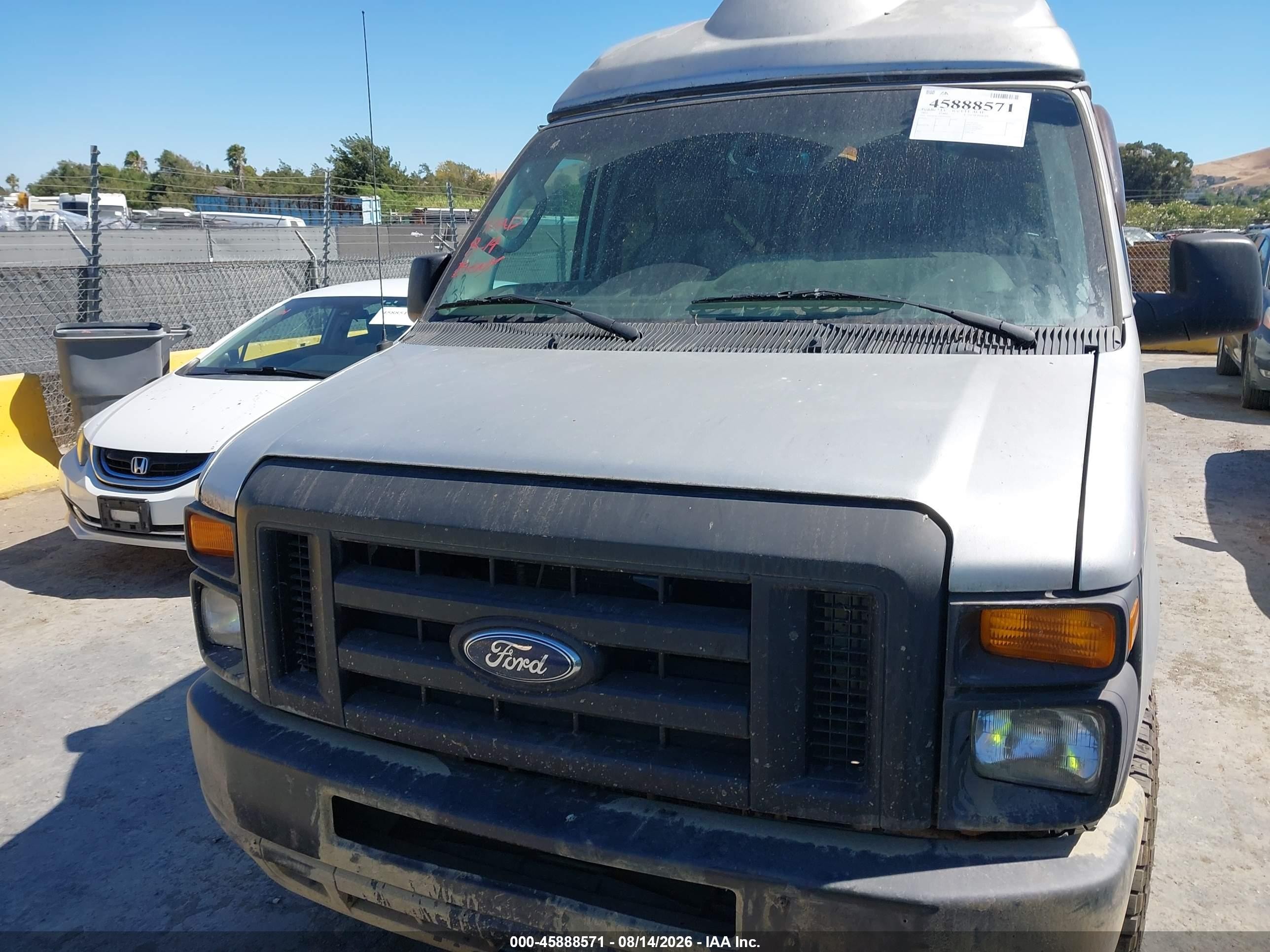 2011 Ford E-350 Super Duty Xl Gray vin: 1FBSS3BL3BDB29619