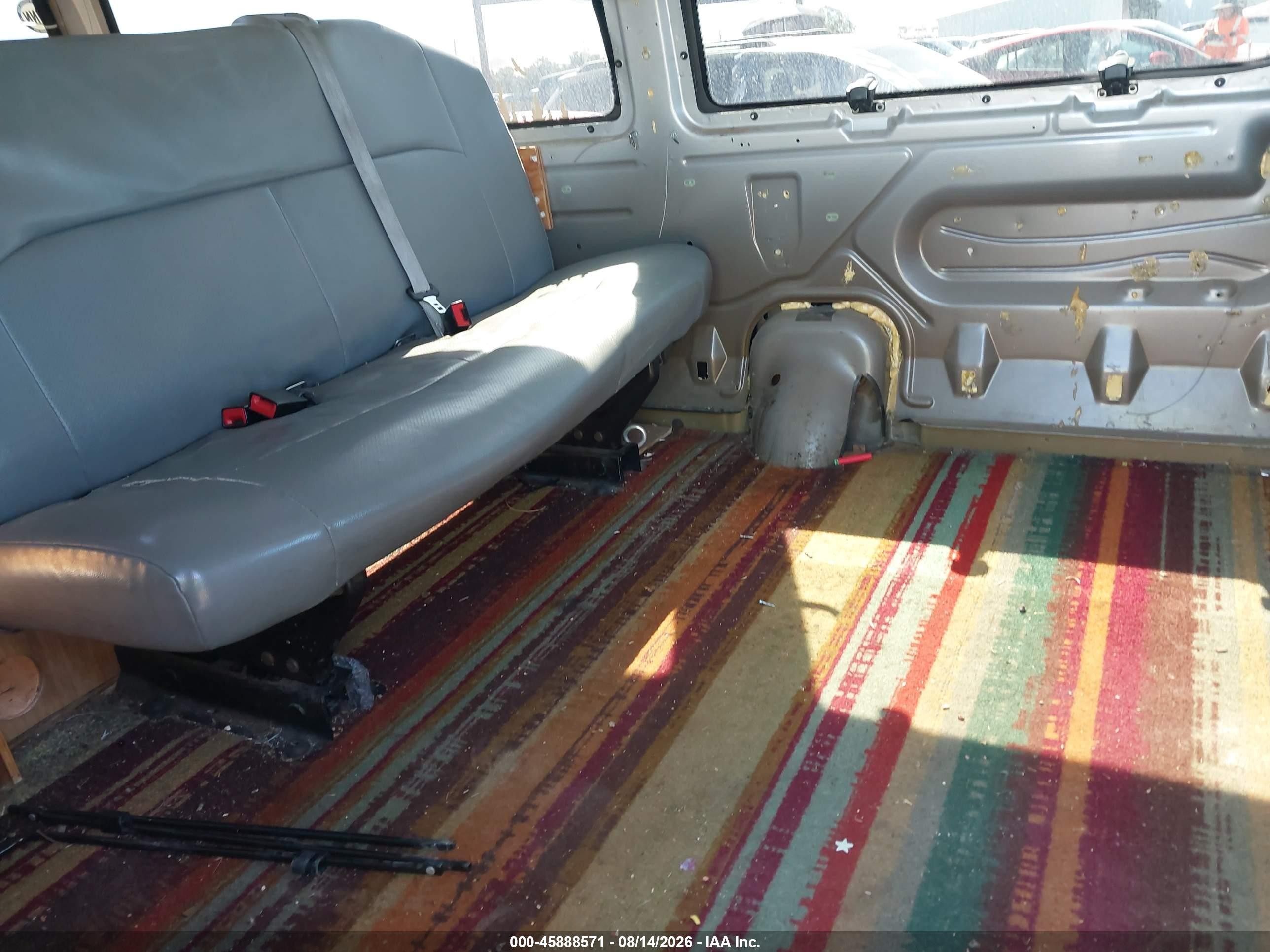 2011 Ford E-350 Super Duty Xl Gray vin: 1FBSS3BL3BDB29619