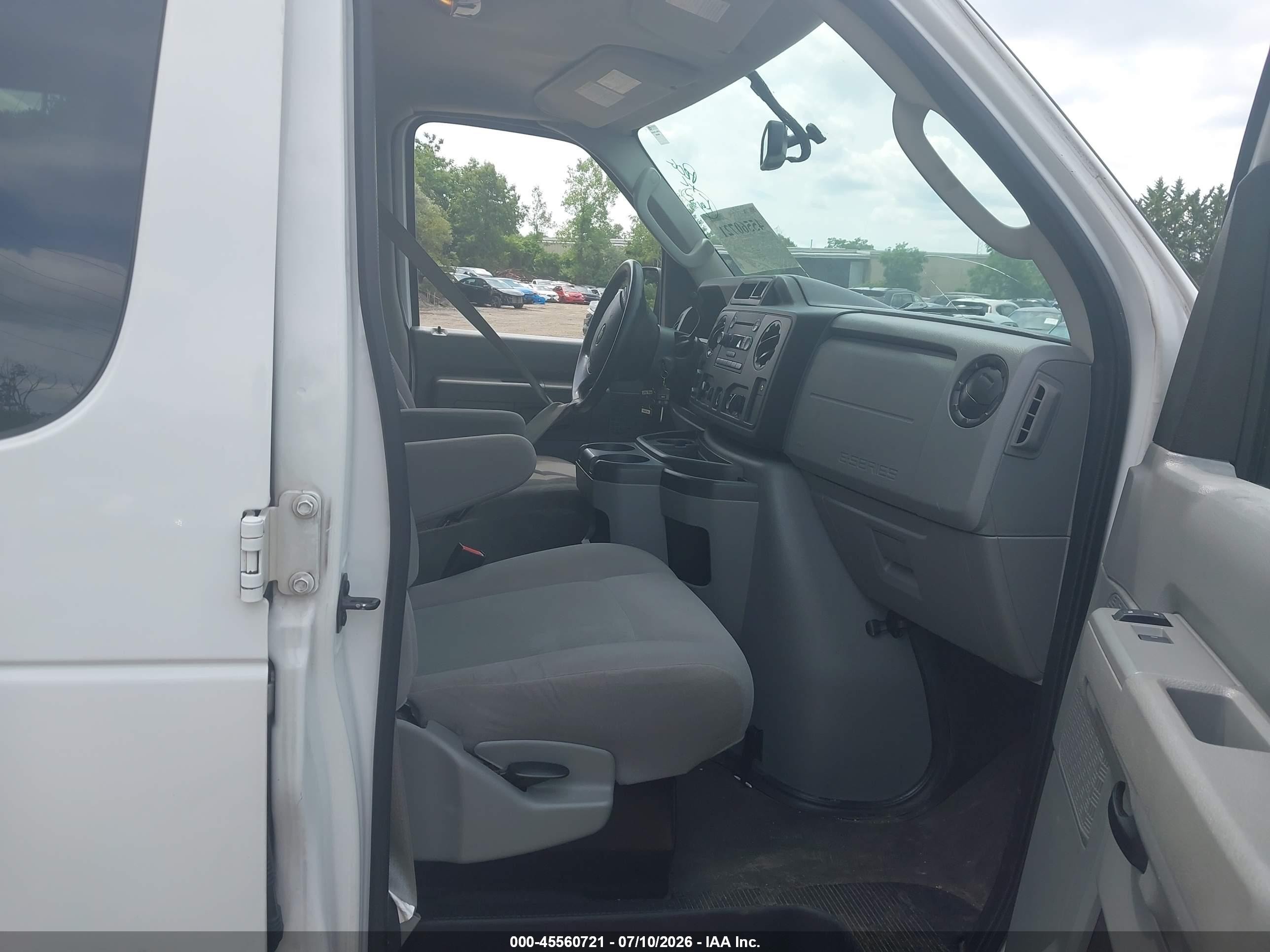 2012 Ford E-350 Super Duty Xl/xlt White vin: 1FBSS3BL3CDA89060