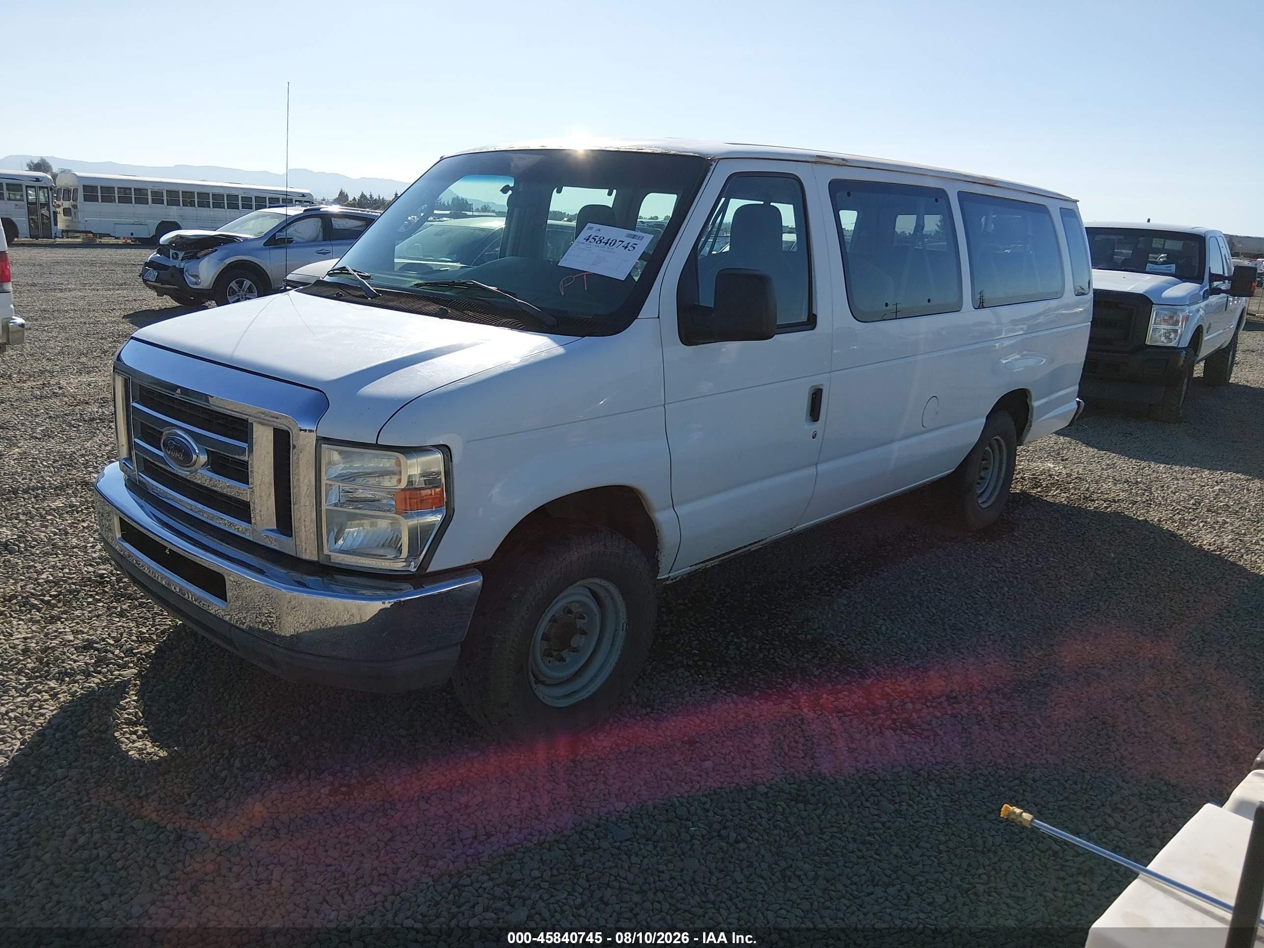 2010 Ford E-350 Super Duty Xl/xlt White vin: 1FBSS3BL4ADA32265