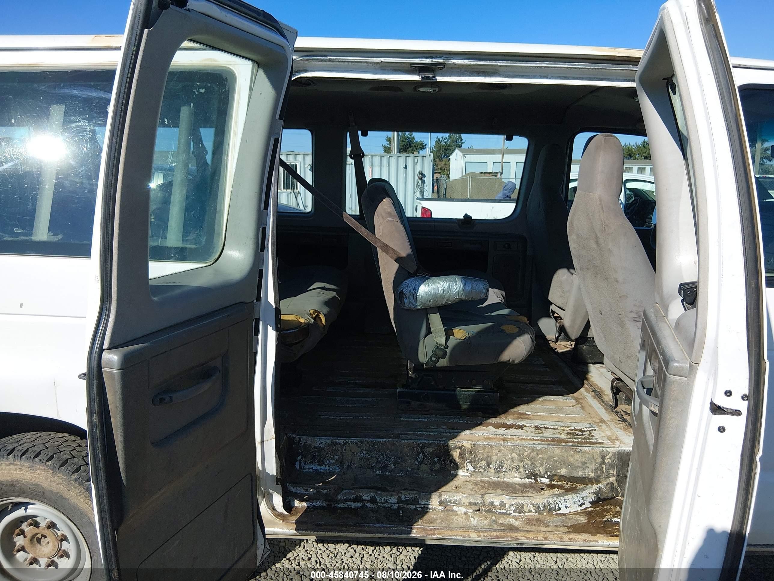 2010 Ford E-350 Super Duty Xl/xlt White vin: 1FBSS3BL4ADA32265