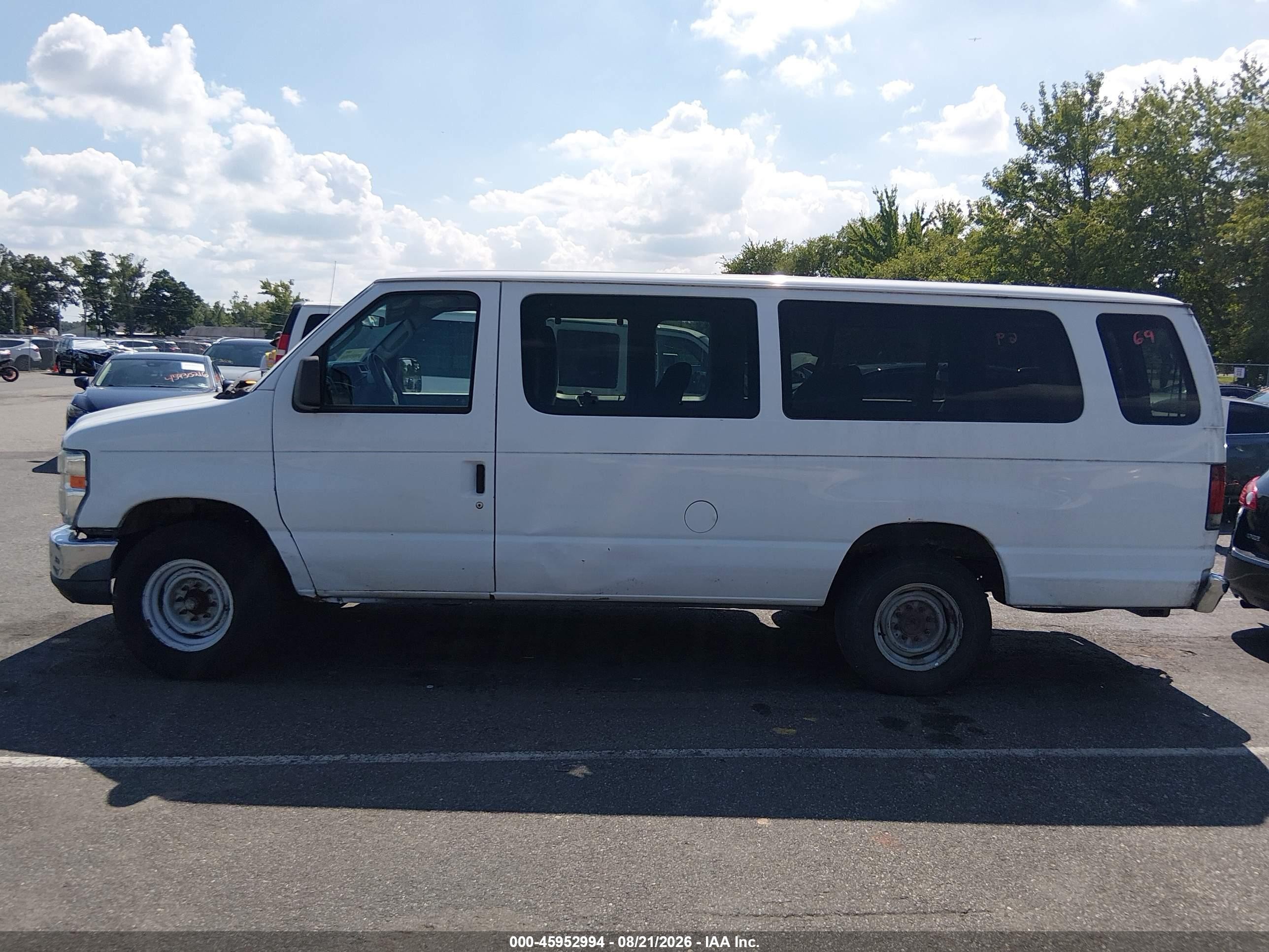 2013 Ford E-350 Super Duty Xlt White vin: 1FBSS3BL6DDA90897