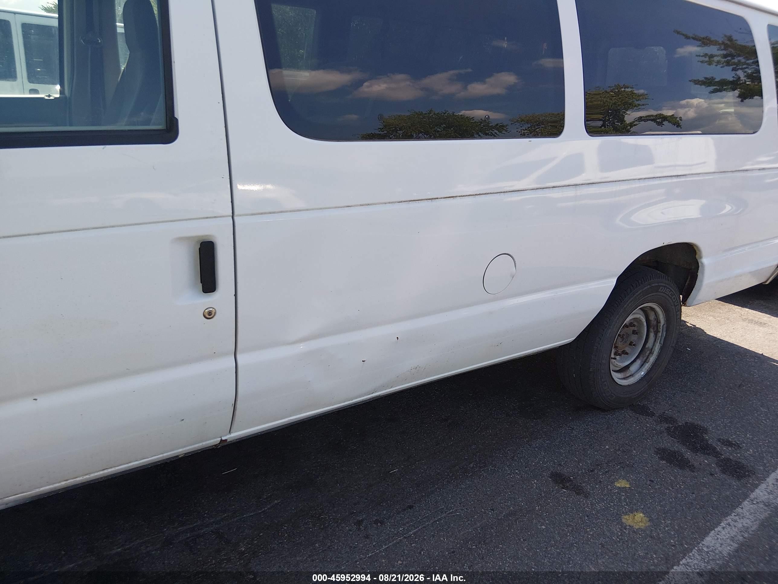 2013 Ford E-350 Super Duty Xlt White vin: 1FBSS3BL6DDA90897