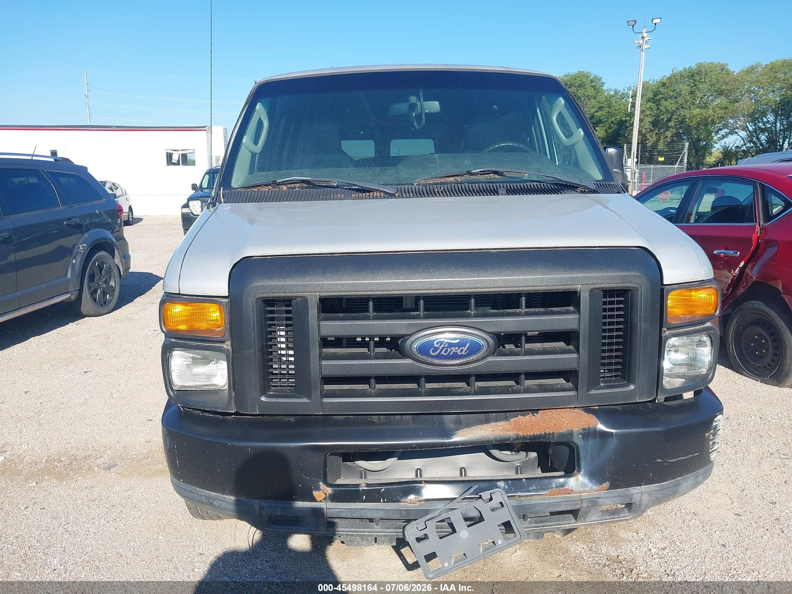 2011 Ford E-350 Super Duty Xl/xlt Серебряный vin: 1FBSS3BL7BDA36389