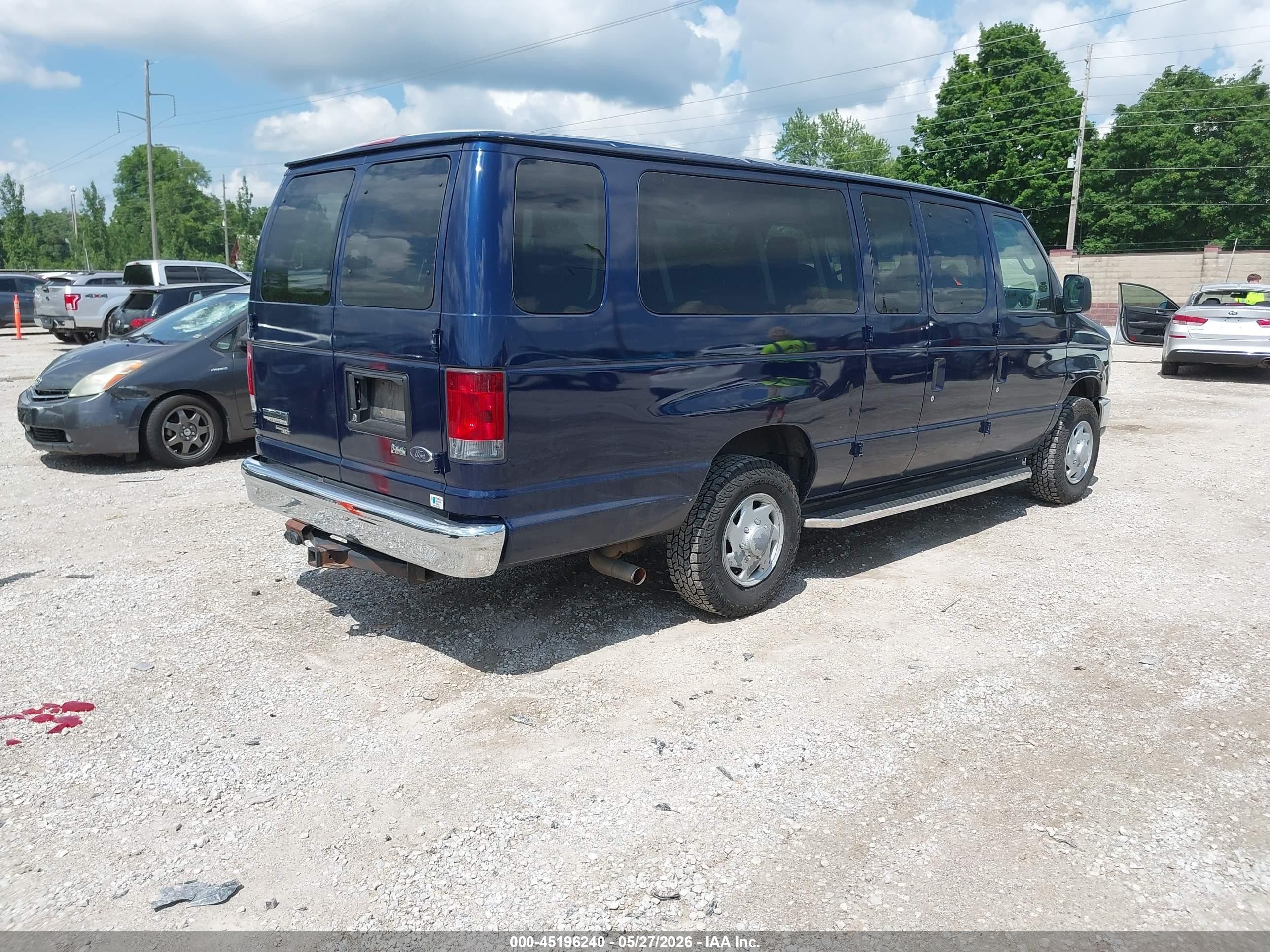 2012 Ford E-350 Super Duty Xlt Синий vin: 1FBSS3BL7CDA70219