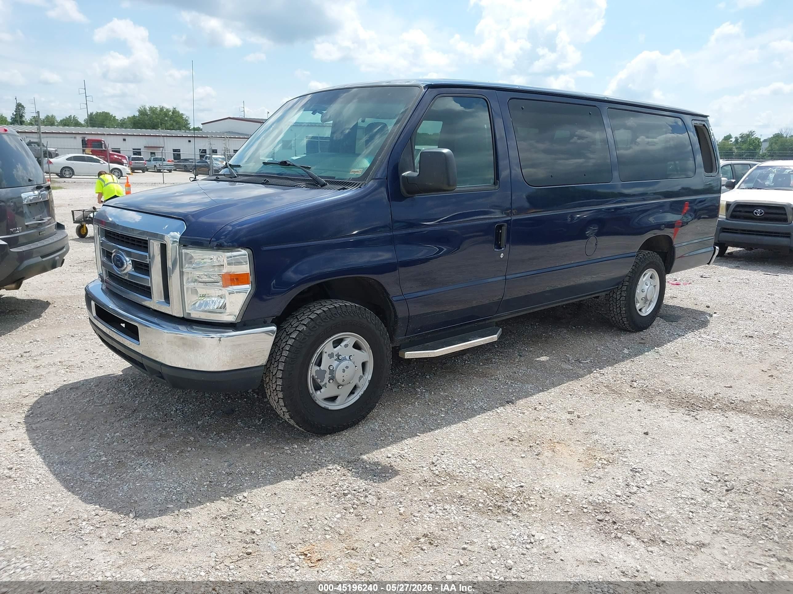 2012 Ford E-350 Super Duty Xlt Синий vin: 1FBSS3BL7CDA70219