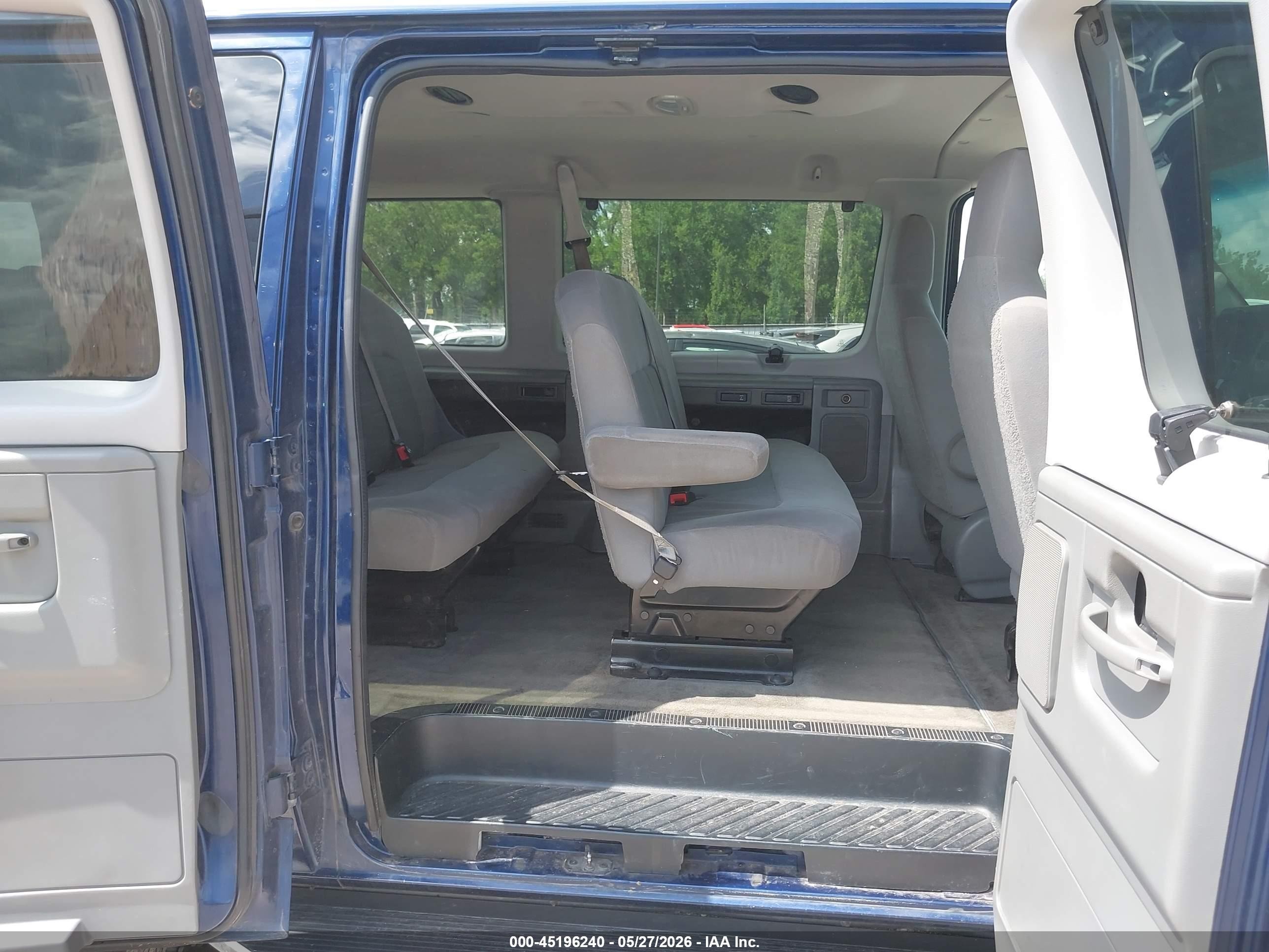 2012 Ford E-350 Super Duty Xlt Синий vin: 1FBSS3BL7CDA70219