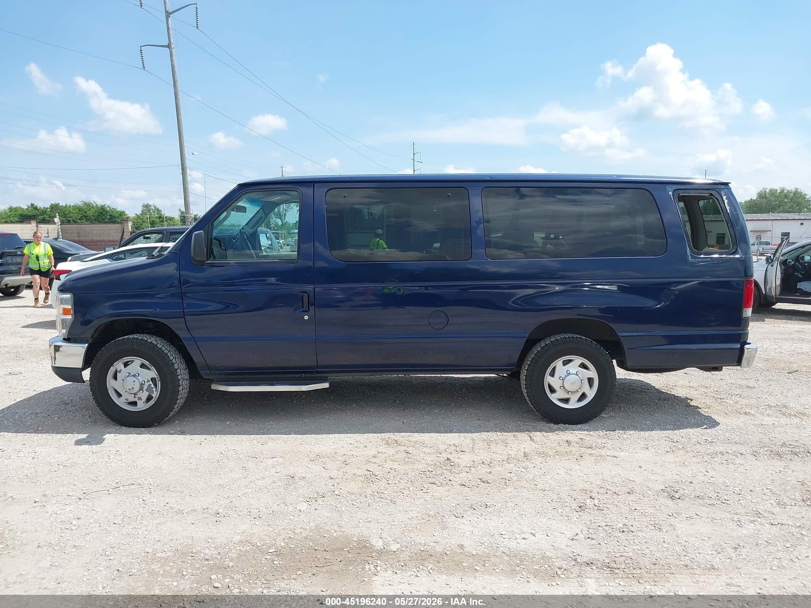 2012 Ford E-350 Super Duty Xlt Синий vin: 1FBSS3BL7CDA70219