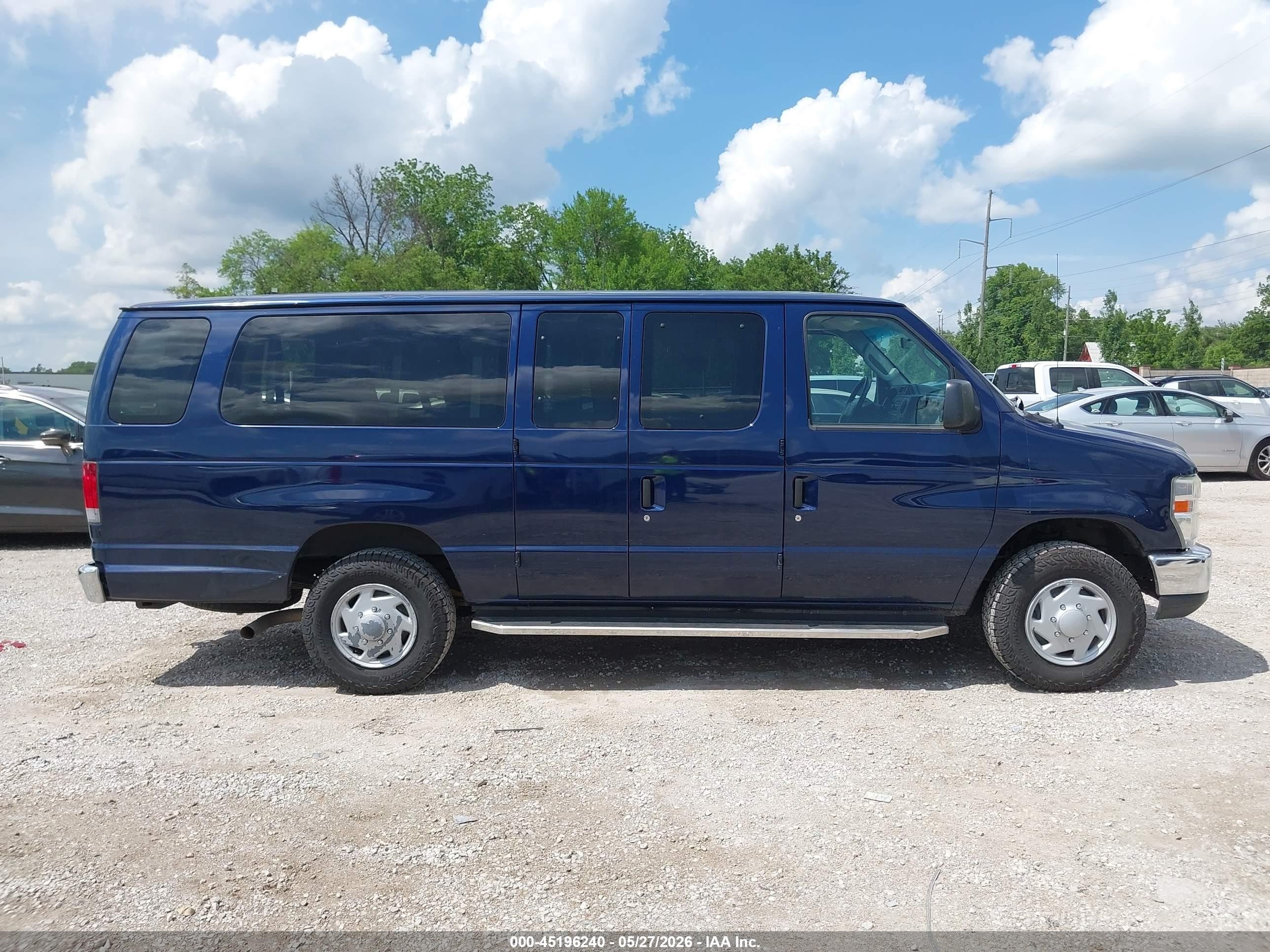 2012 Ford E-350 Super Duty Xlt Синий vin: 1FBSS3BL7CDA70219