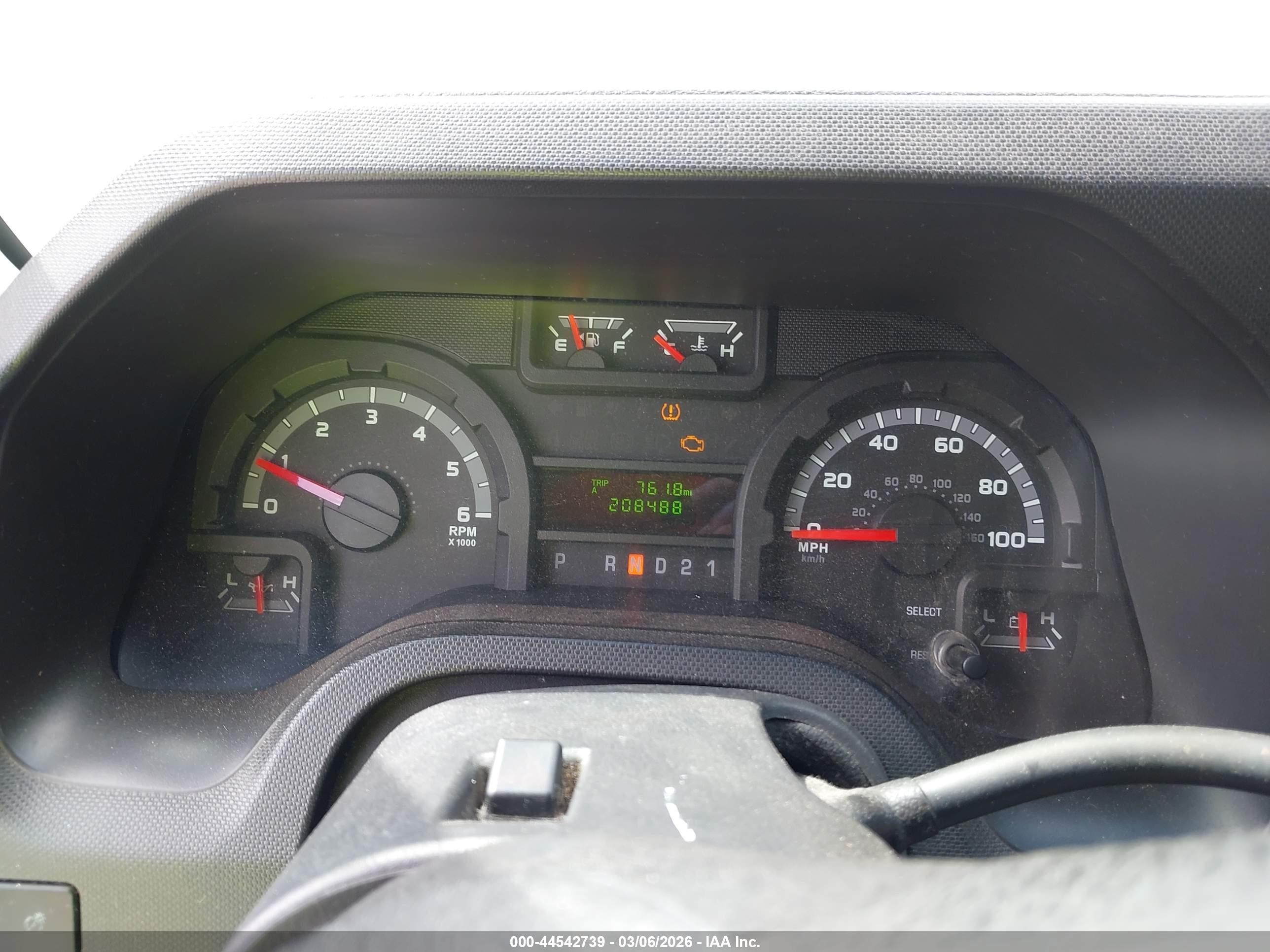 2013 Ford E-350 Super Duty Xl Белый vin: 1FBSS3BL7DDA49372