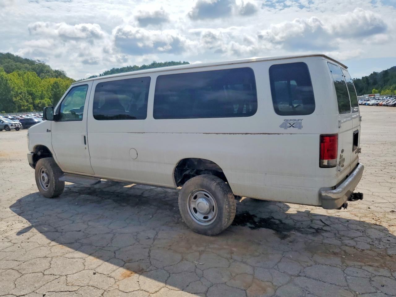 2014 Ford Econoline E350 Super Duty Wagon White vin: 1FBSS3BL7EDA96774