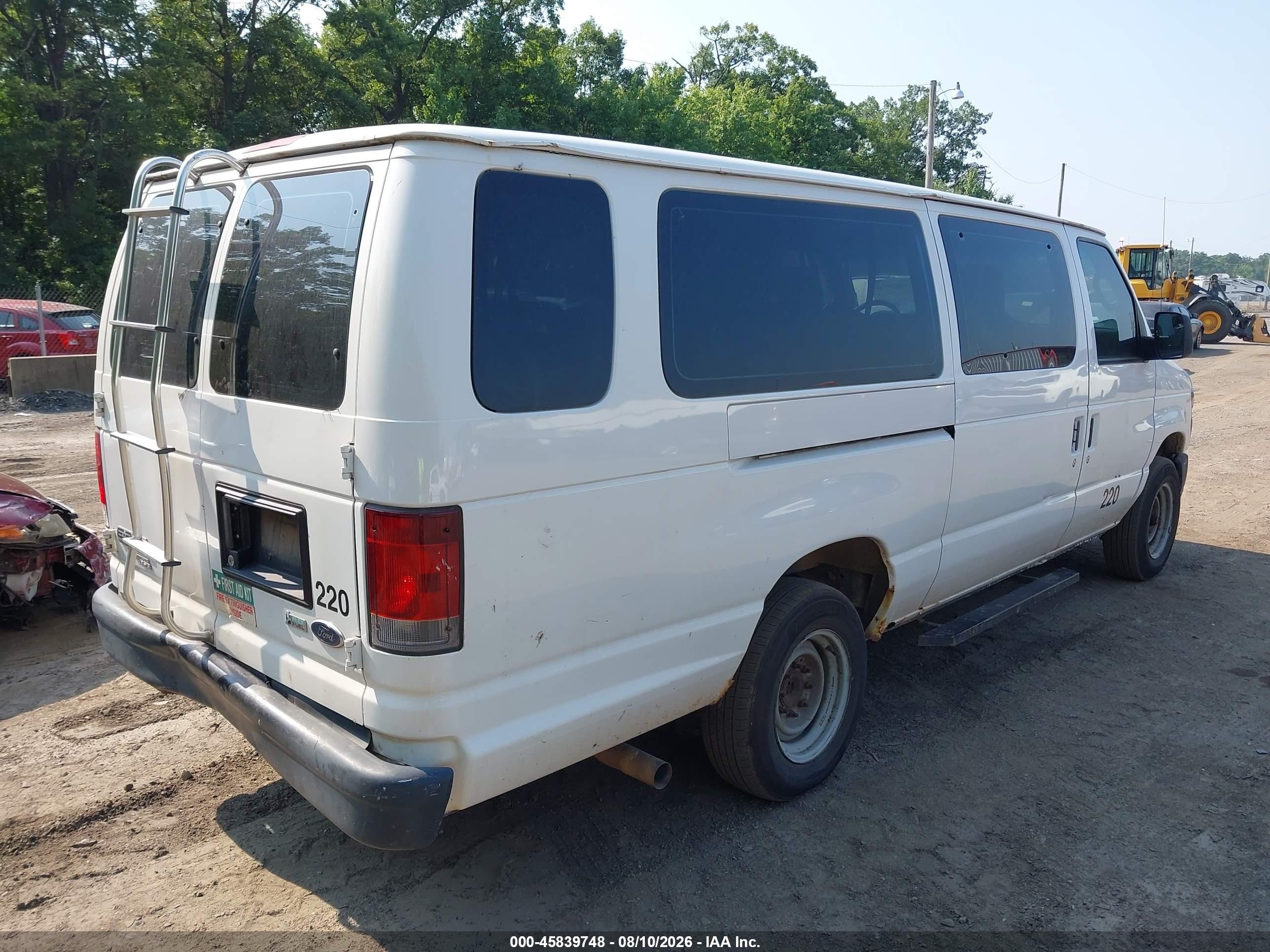 2011 Ford E-350 Super Duty Xl White vin: 1FBSS3BL8BDA60815