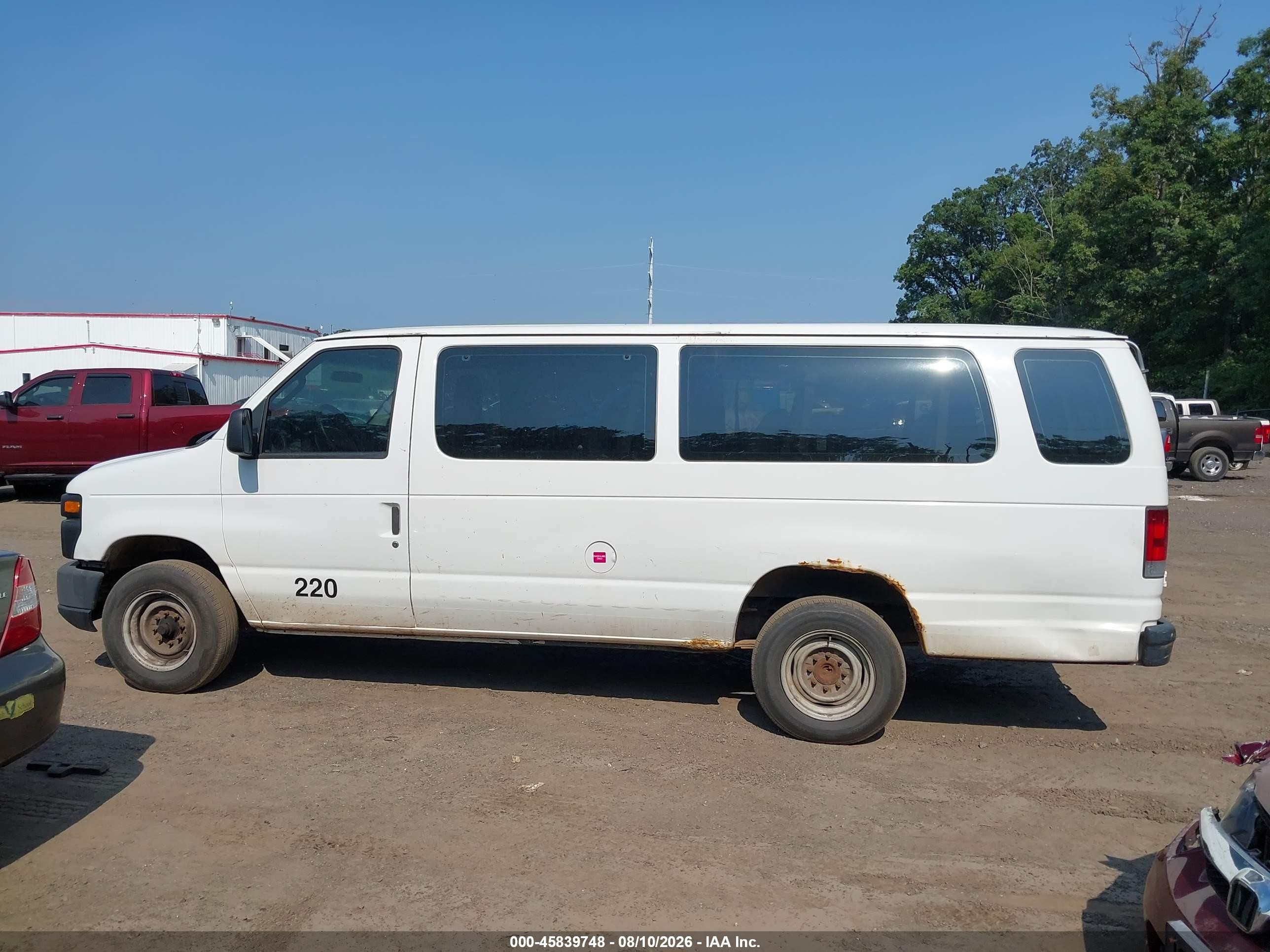 2011 Ford E-350 Super Duty Xl White vin: 1FBSS3BL8BDA60815