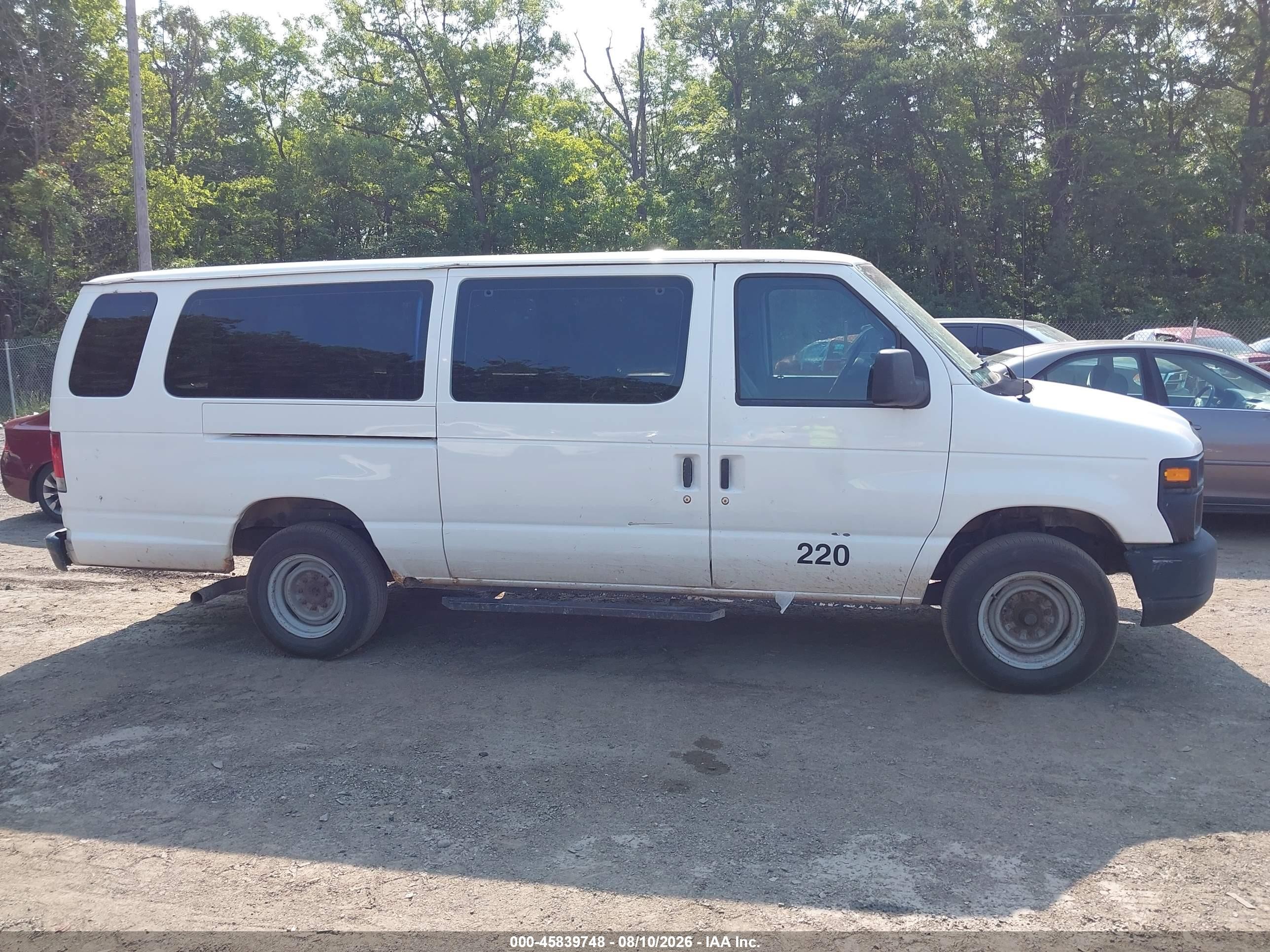 2011 Ford E-350 Super Duty Xl White vin: 1FBSS3BL8BDA60815