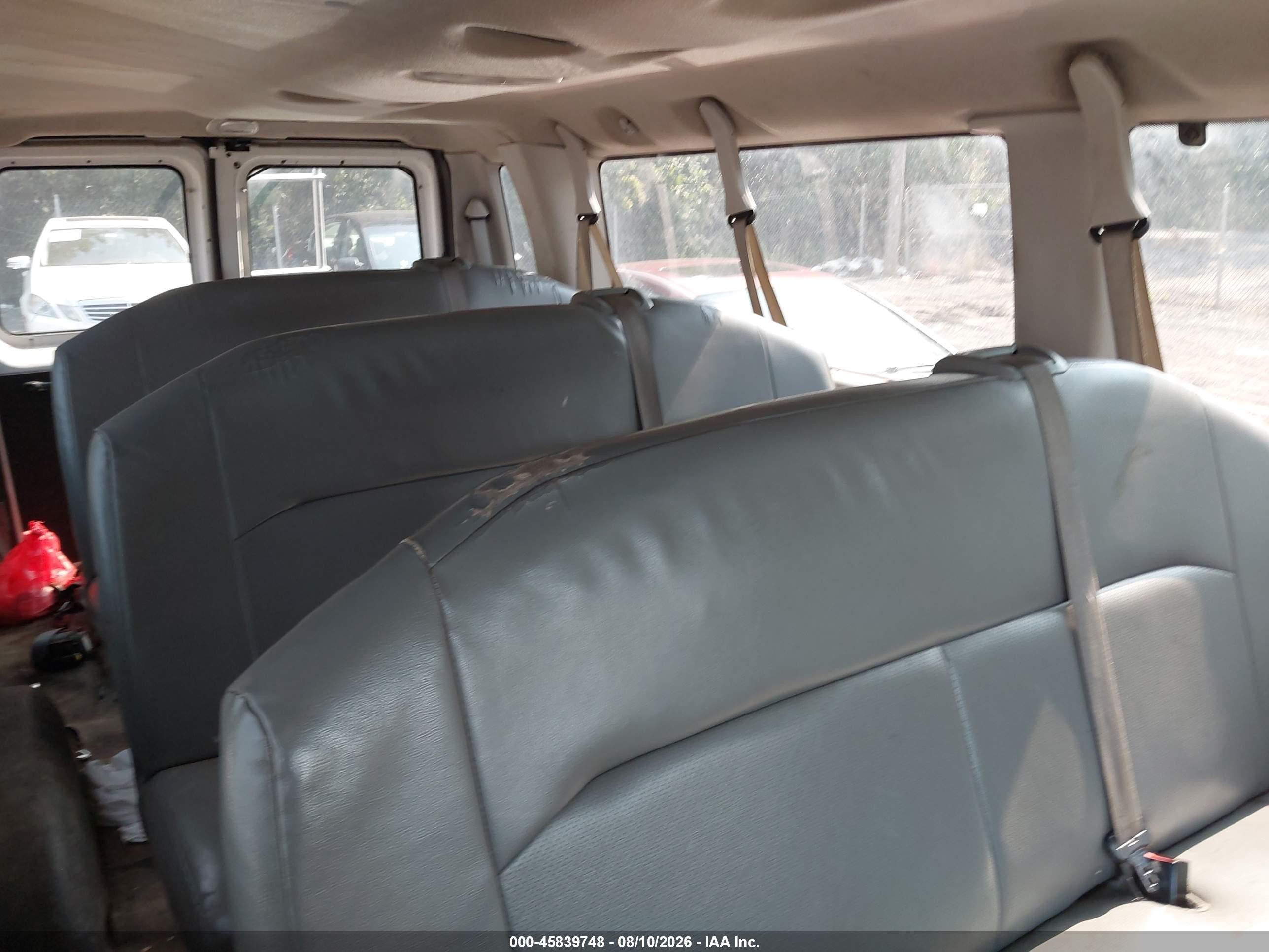 2011 Ford E-350 Super Duty Xl White vin: 1FBSS3BL8BDA60815