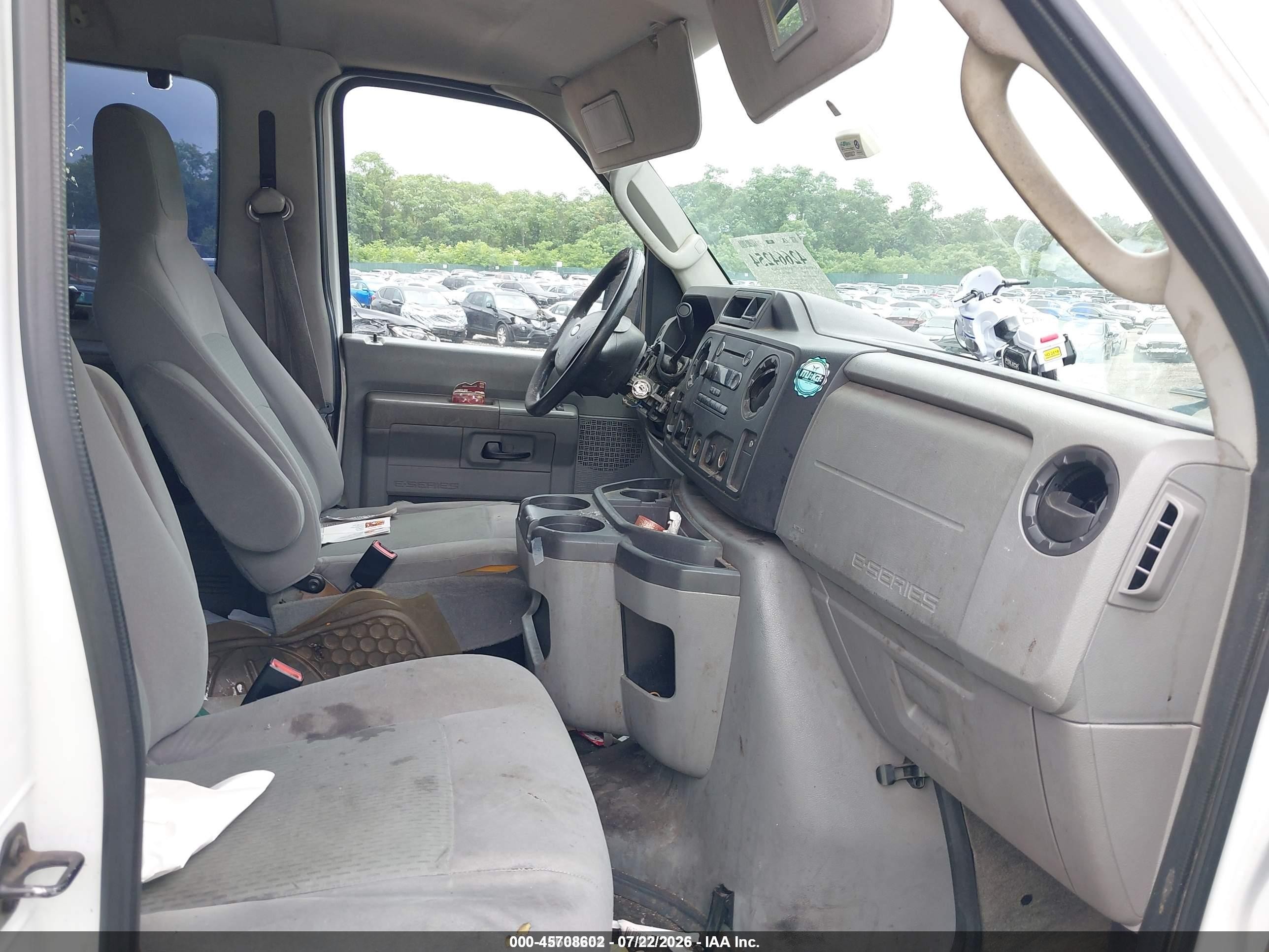 2012 Ford E-350 Super Duty Xlt White vin: 1FBSS3BL8CDA96568