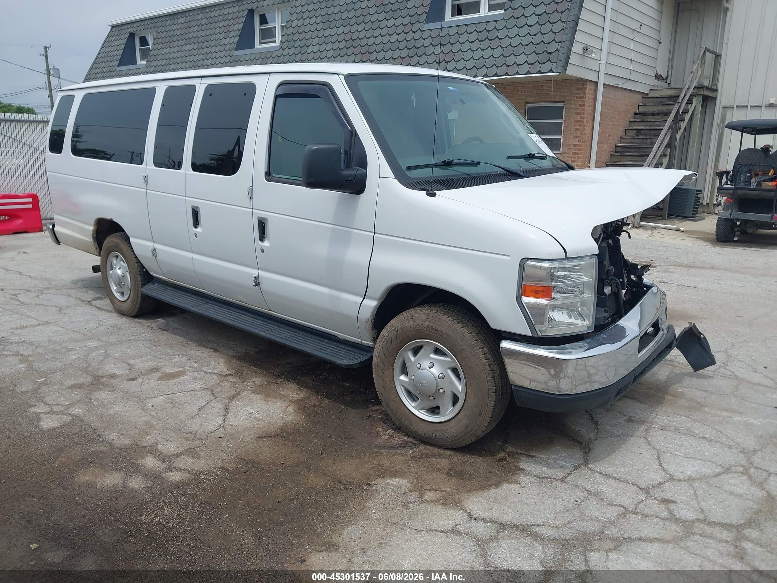 2014 Ford E-350 Super Duty Xlt Белый vin: 1FBSS3BL8EDA21081