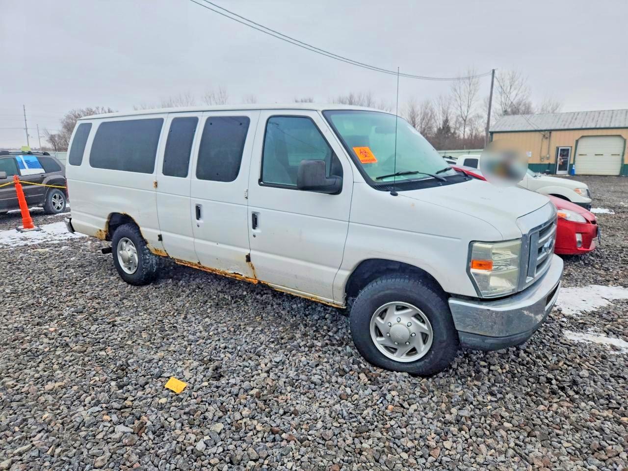 2010 Ford Econoline E350 Super Duty Wagon White vin: 1FBSS3BL9ADA73037